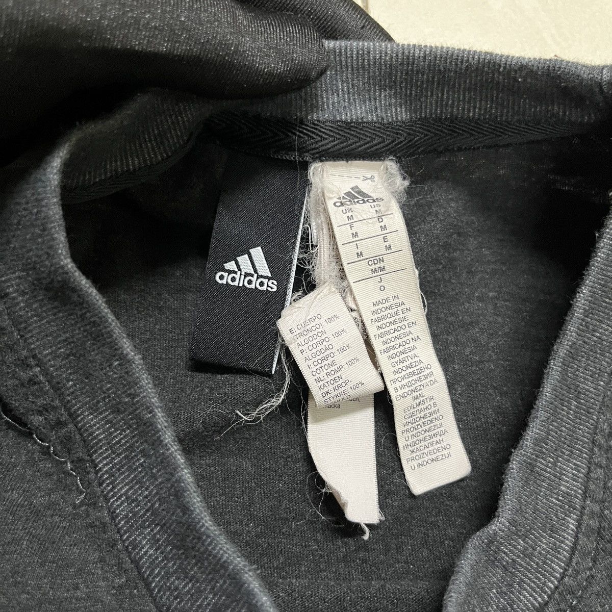 Adidas Adidas Logo Square T Shirt Size US S / EU 44-46 / 1 - 5 Thumbnail