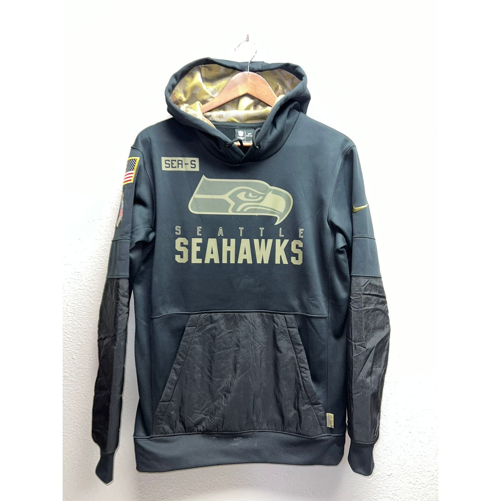 Vintage Nike Seattle Seahawks Hoodie Salute To Service Sideline S Size US S / EU 44-46 / 1 - 1 Thumbnail
