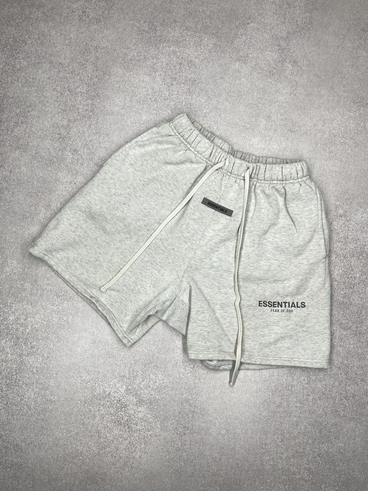 Essentials Fear of God Essentials Sweat Shorts Heather Grey Size US 32 / EU 48 - 1 Thumbnail
