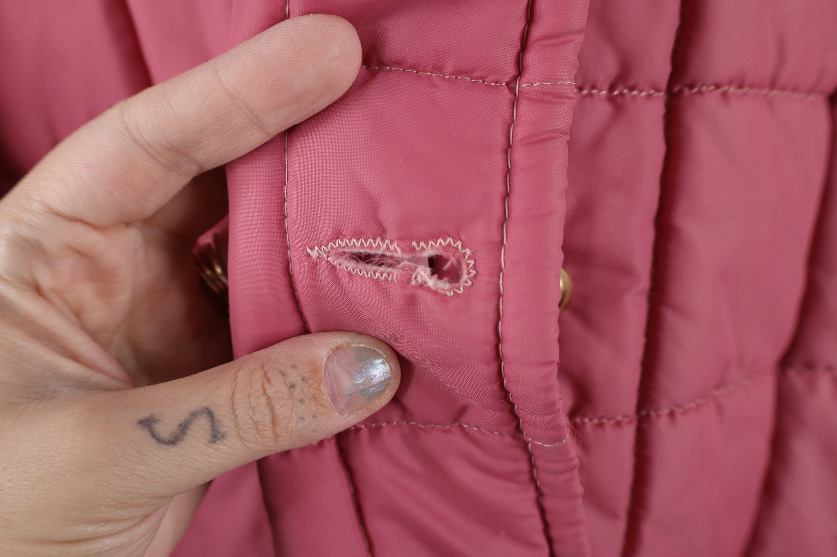 Vintage Vintage 70s Streetwear Quilted Belted Puffer Jacket Pink USA Size L / US 10 / IT 46 - 12 Thumbnail