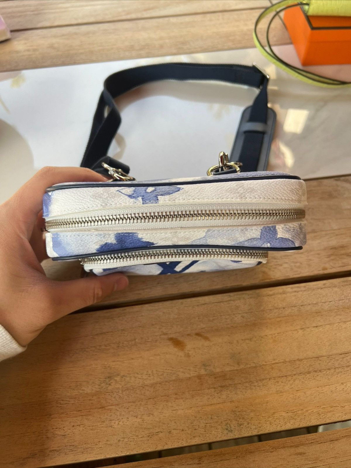 Louis Vuitton Louis Vuitton Outdoor Pouch Monogram Watercolor Blue Size ONE SIZE - 4 Thumbnail