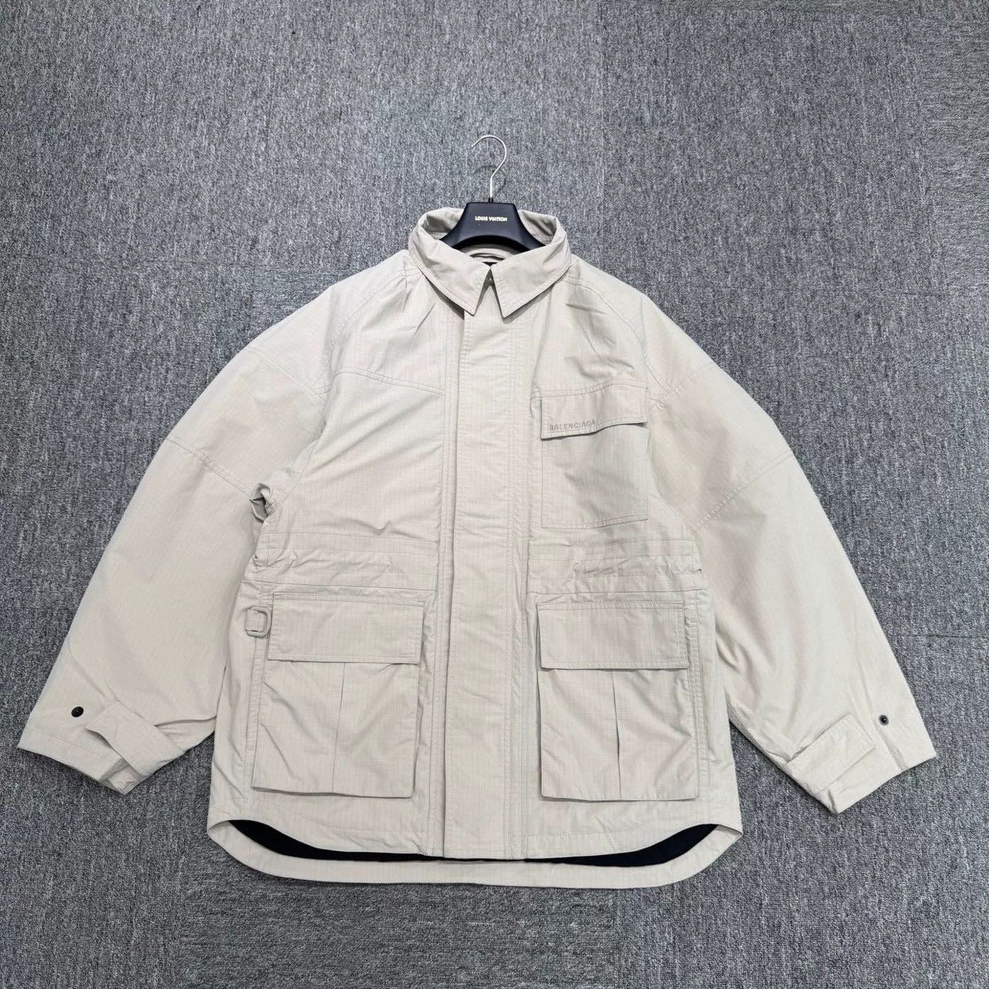 Balenciaga balenciaga multi-pocket embroidered jacket Size US XXL / EU 58 / 5 - 1 Thumbnail