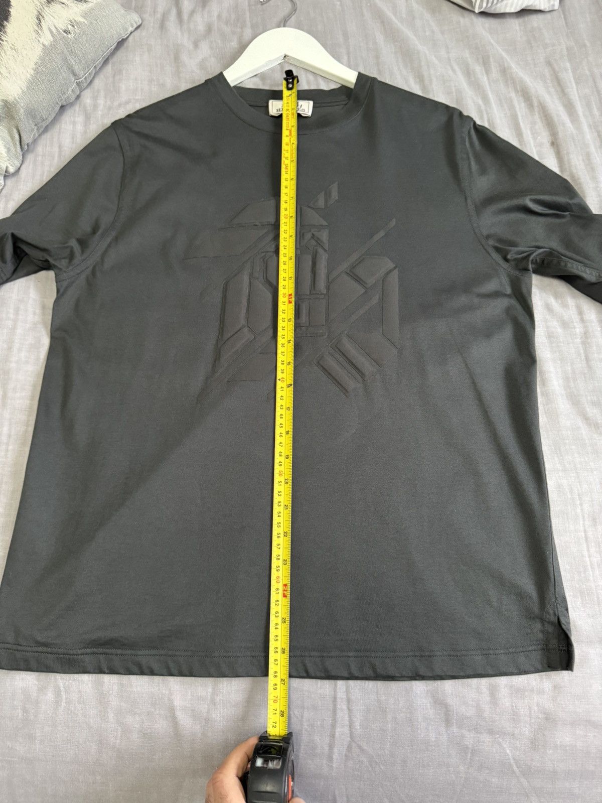 Hermes HERMES tshirt STUDY sizes in photos SHOWN BY TAPE MEASURE Size US M / EU 48-50 / 2 - 9 Thumbnail
