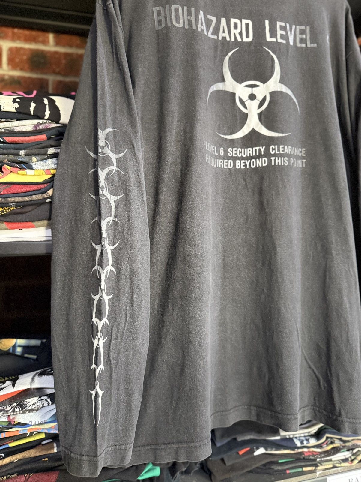 Army Of Me Thrashed Vintage 90s Biohazard Level 4 Army Navy Surplus Tee Size US XL / EU 56 / 4 - 5 Thumbnail