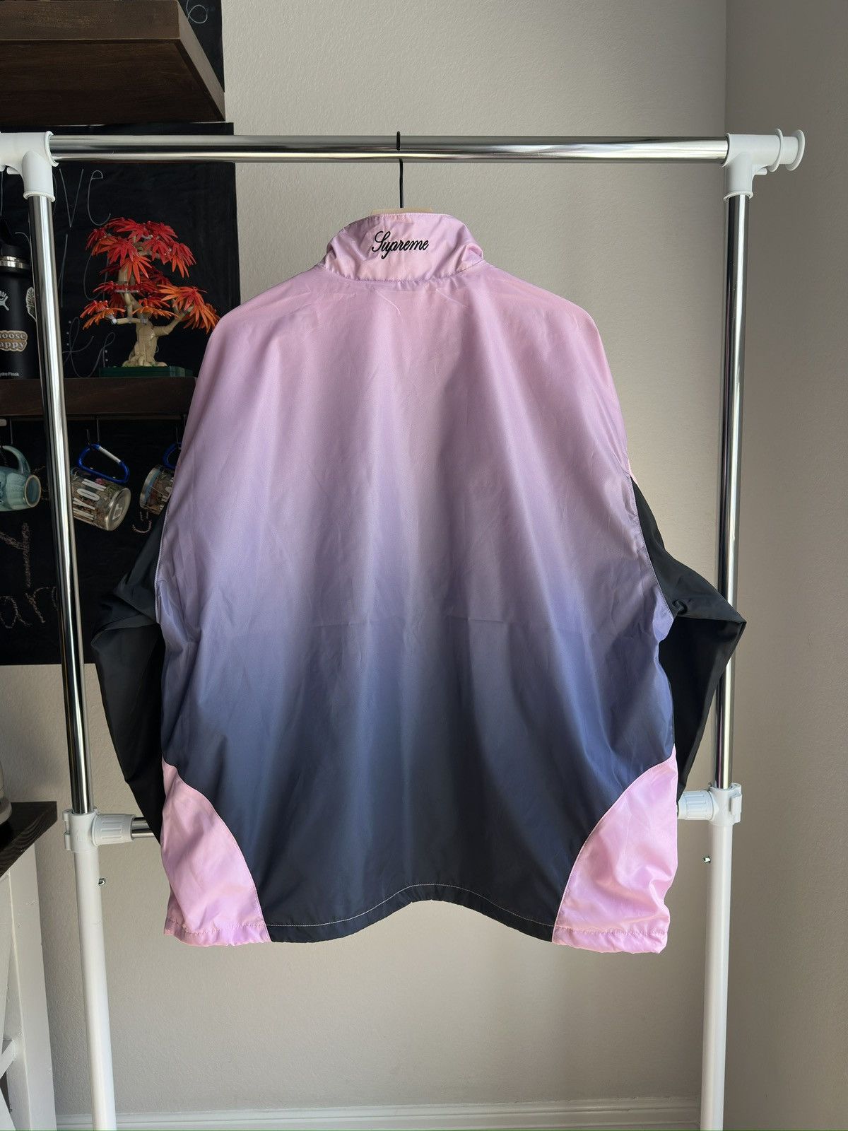 Supreme × Umbro Gradient Track Jacket Pink Size US XL / EU 56 / 4 - 2 Thumbnail