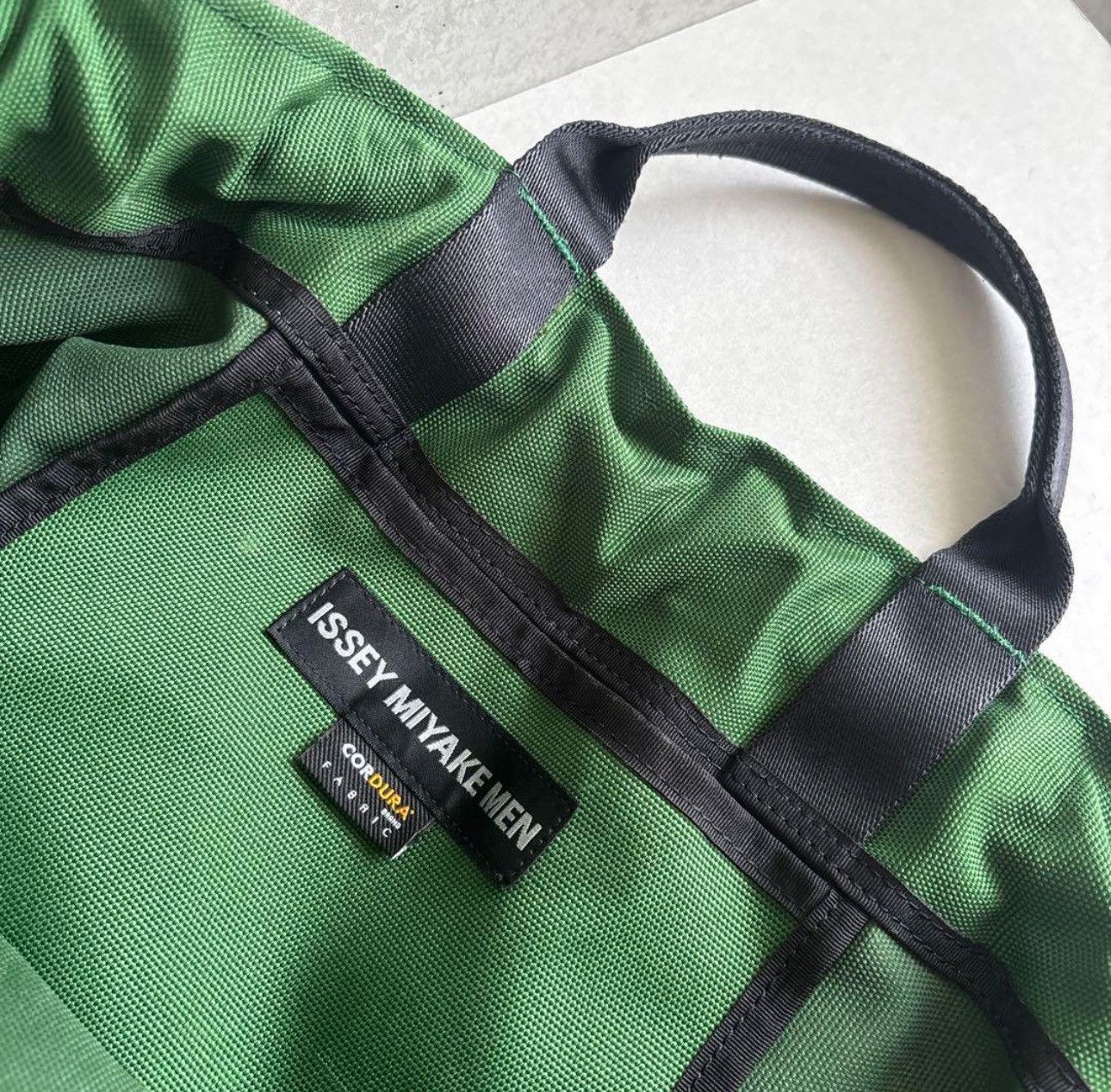 Issey Miyake × Japanese Brand ISSEY MIYAKE MEN KINCHAKU Napsack Backpack Green Size ONE SIZE - 8 Thumbnail
