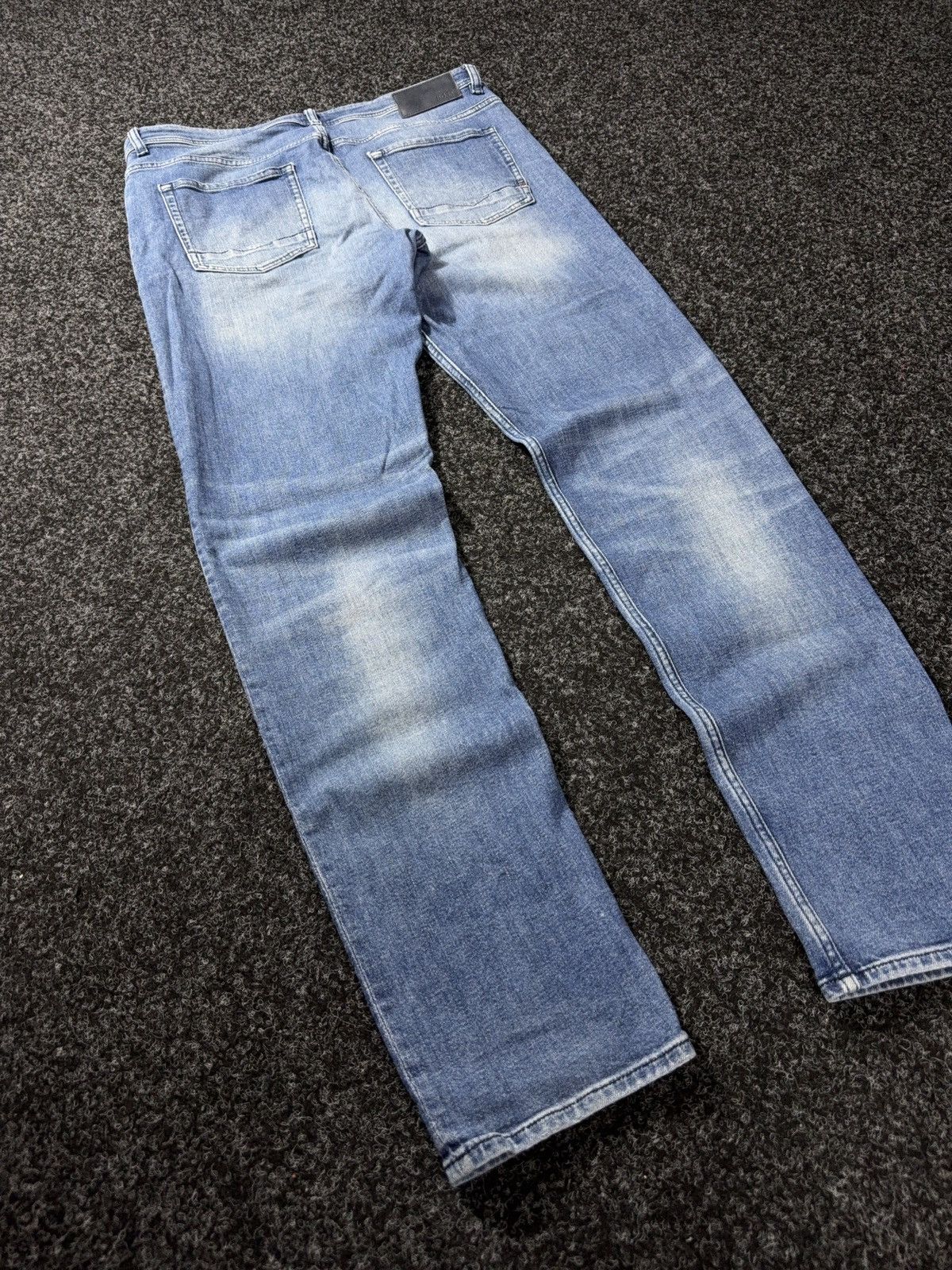 Hugo Boss 00s Hugo Boss Orange Distressed 040 Taber Tapered Jeans W36 Size US 36 / EU 52 - 13 Thumbnail