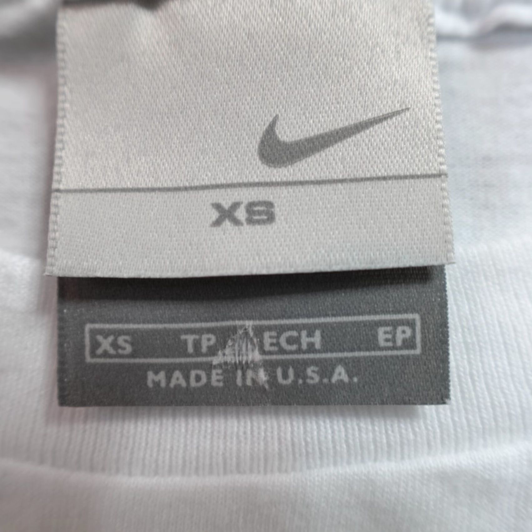 Nike VINTAGE Nike Shirt XS White Think Outside the Box Made in USA Office Humor Size US XS / EU 42 / 0 - 3 Thumbnail