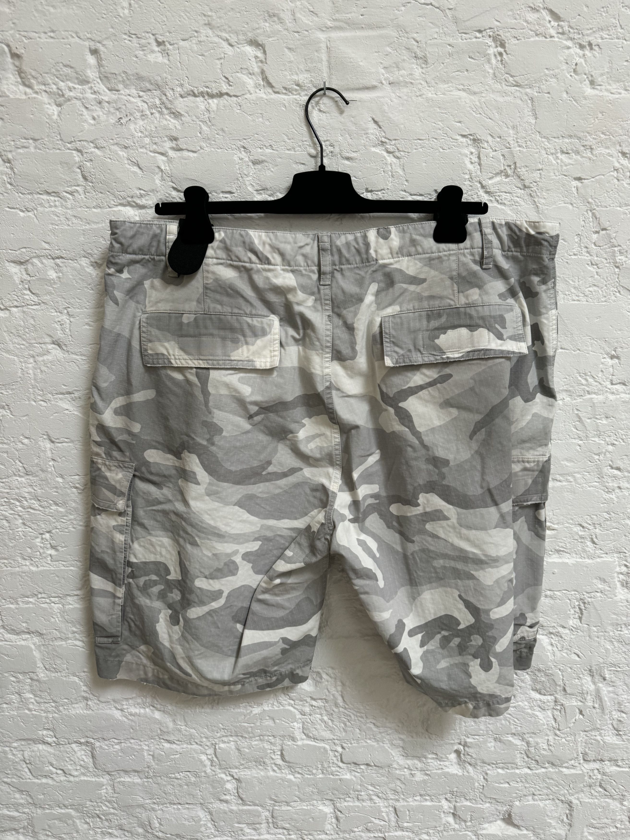 Balenciaga 2000$ Balenciaga Men's Camo Cargo Shorts Light Grey Size US 38 / EU 54 - 6 Thumbnail