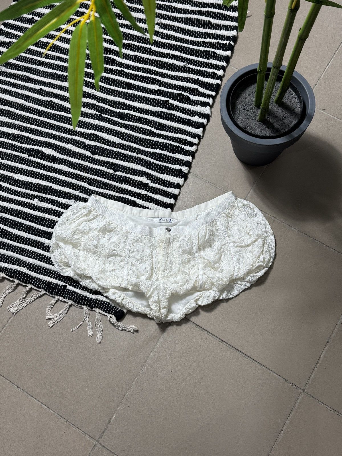 Other VINTAGE KIKIRIKI MASH BALLOON MINI LACE SHORTS Size 30" / US 8 / IT 44 - 1 Thumbnail