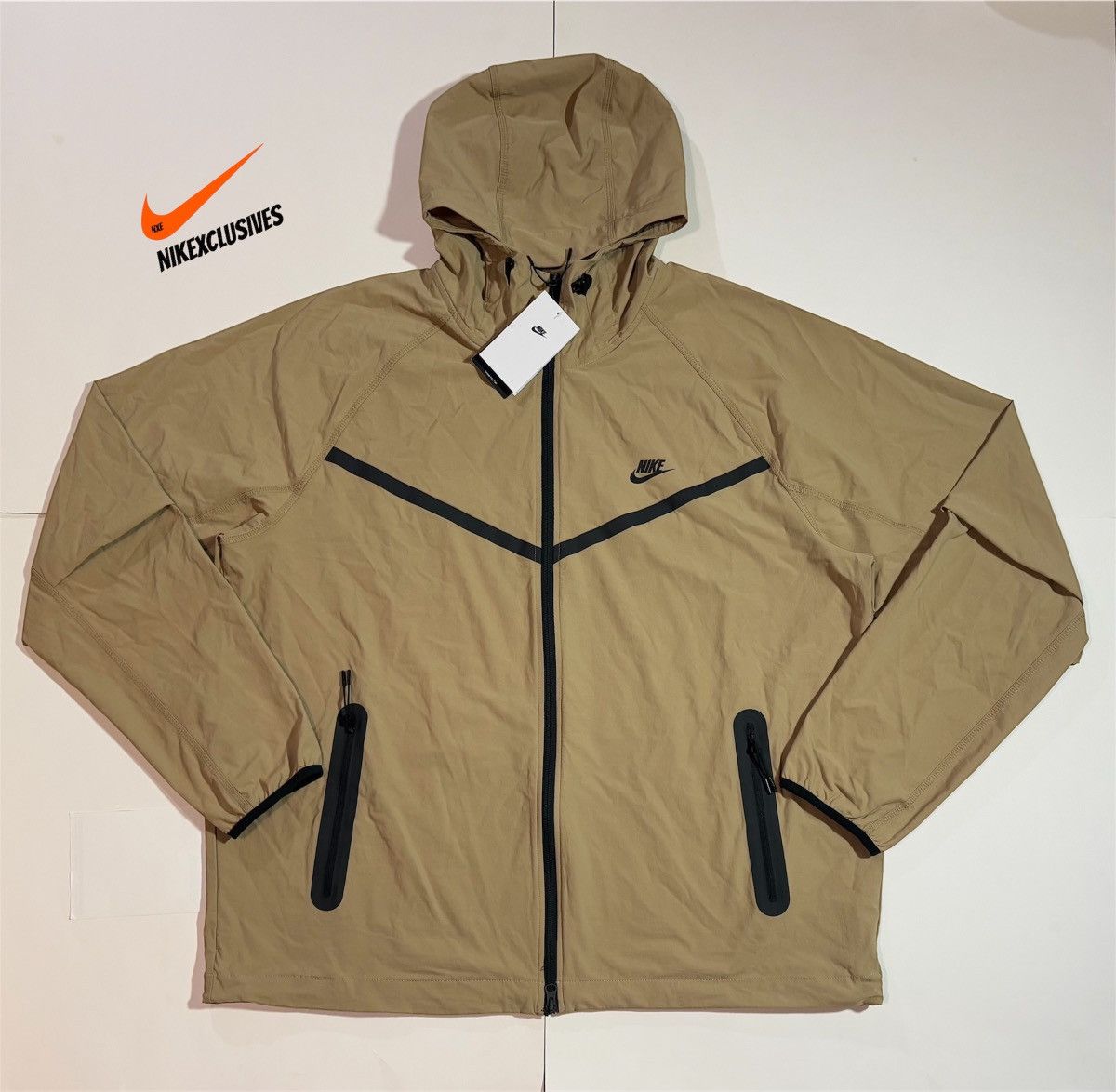 Other XLT Nike Tech Men's Woven Windrunner Jacket HM7151-297 Size US XL / EU 56 / 4 - 1 Thumbnail
