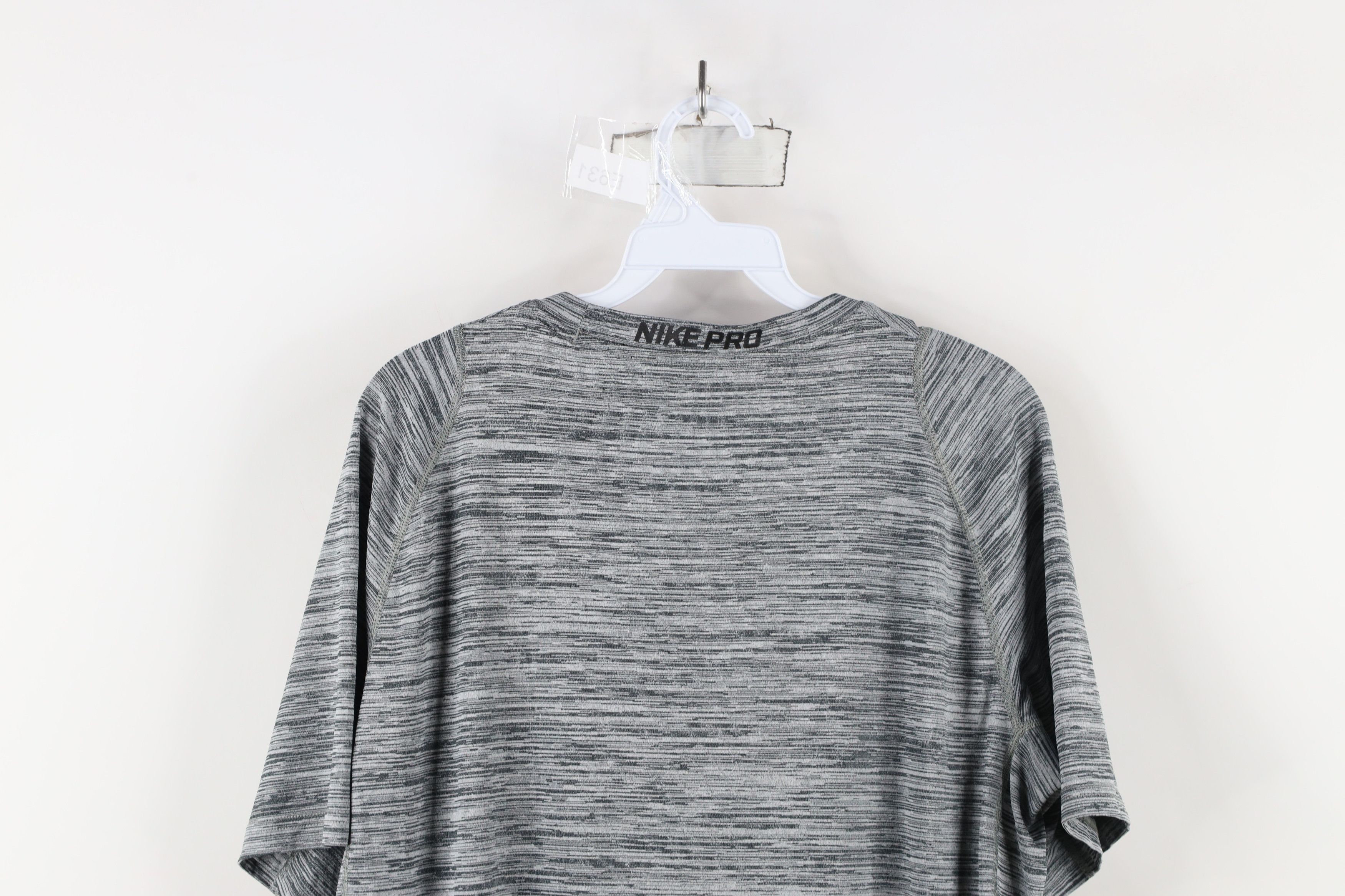 Nike × Vintage Nike Pro Center Swoosh Stretch Training Gym T-Shirt Gray Size US L / EU 52-54 / 3 - 12 Thumbnail