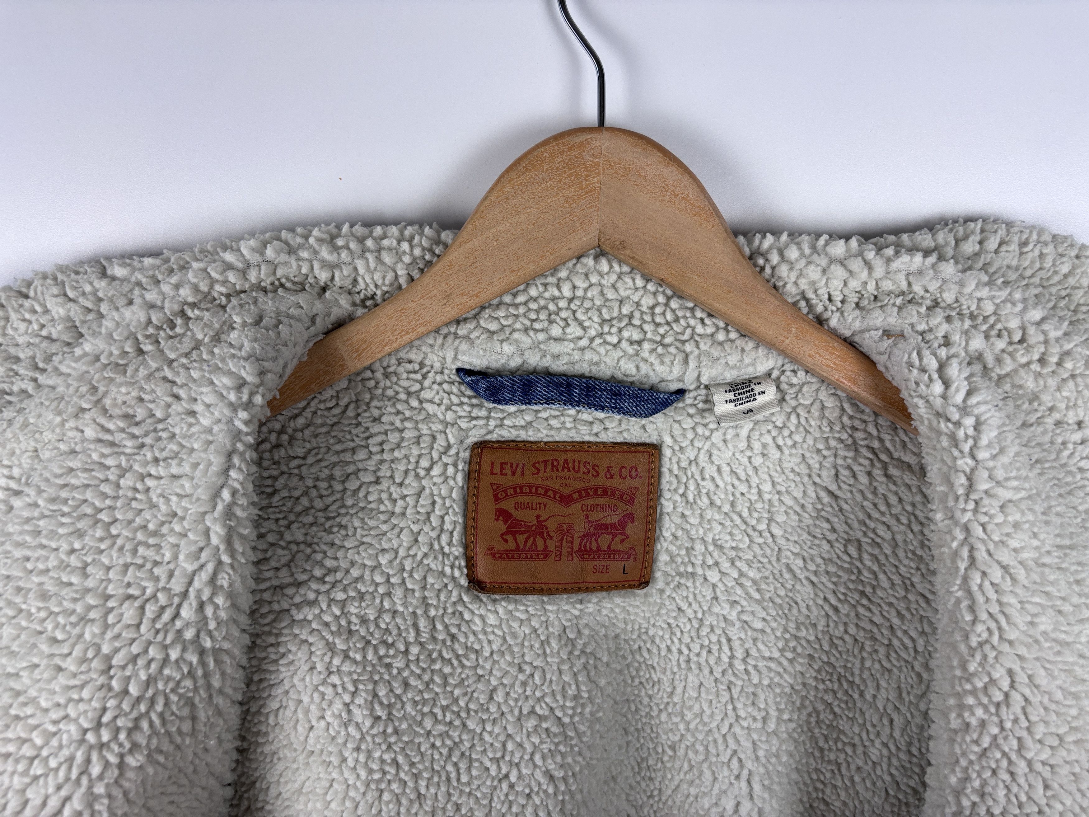 Levi's Mens Levis Sherpa Denim Jacket Trucker Blue Size L Size US L / EU 52-54 / 3 - 8 Thumbnail
