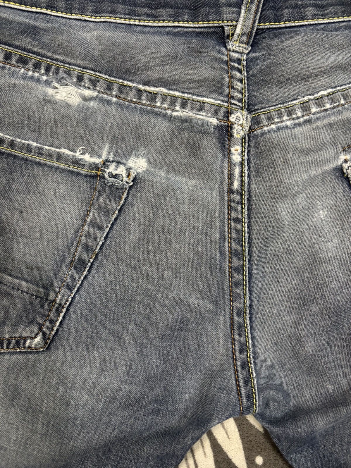 Evisu Vintage 2000s Evisu Ramen Heavy Distressed Grunge Jeans Size US 31 - 12 Thumbnail