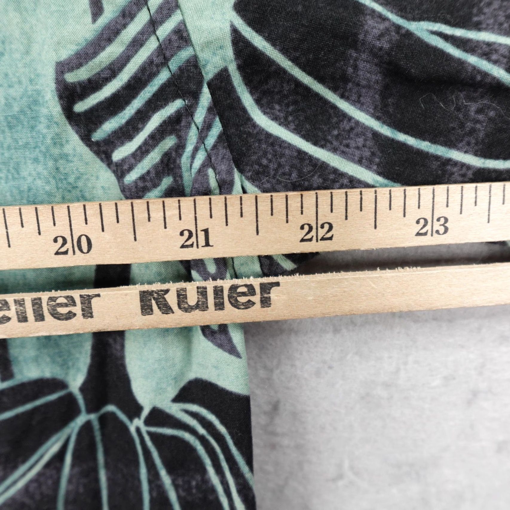RIXO RIX Shirt Mens Small Green Black Hawaiian Aloha Banana Leaves Button-Up Camp Shirt Short Sleeve Beach Tropical Mens Size US S / EU 44-46 / 1 - 6 Thumbnail