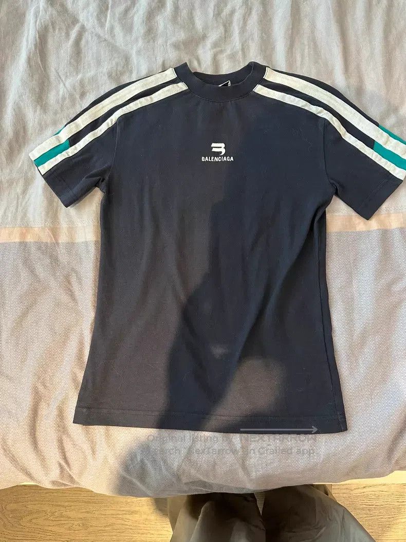 Balenciaga Balenciaga Short-sleeve Size US XXS / EU 40 - 1 Thumbnail