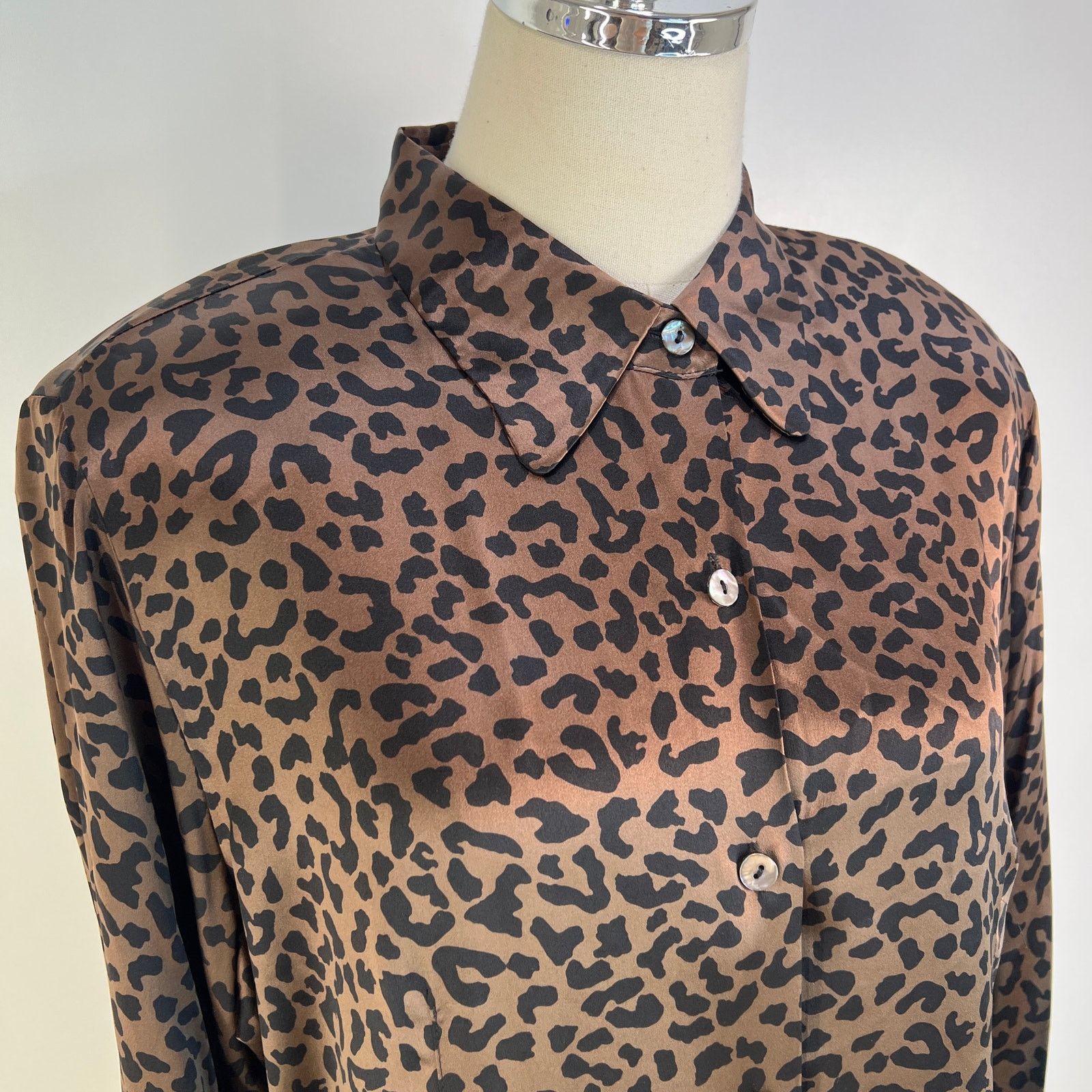 Vintage Vintage Y2K Lord & Taylor Silk Brown Leopard Printed Shirt Size XL / US 12-14 / IT 48-50 - 2 Thumbnail