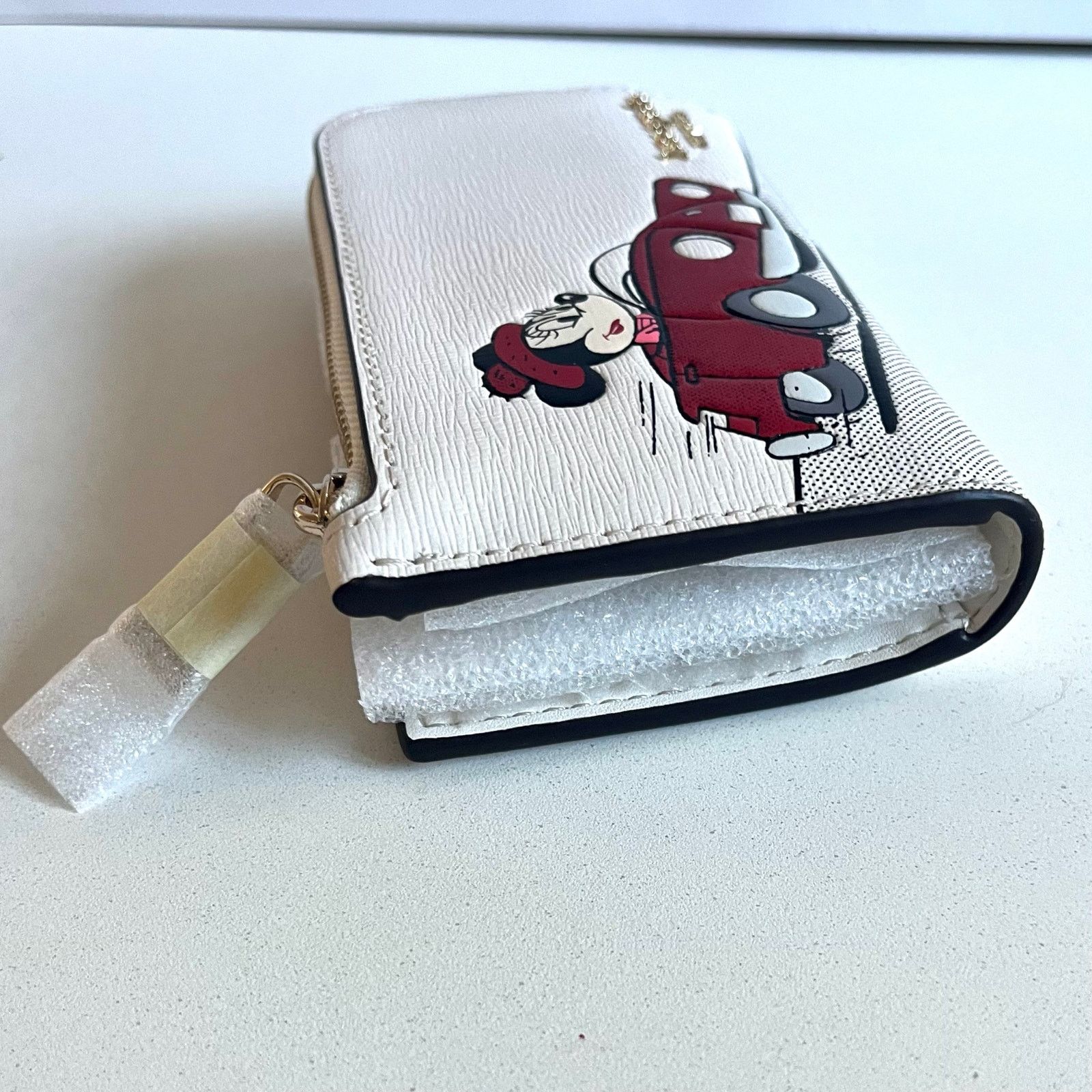 Kate Spade Kate Spade x Disney Collaboration, NWT Minnie Mouse Wallet Size ONE SIZE - 9 Thumbnail