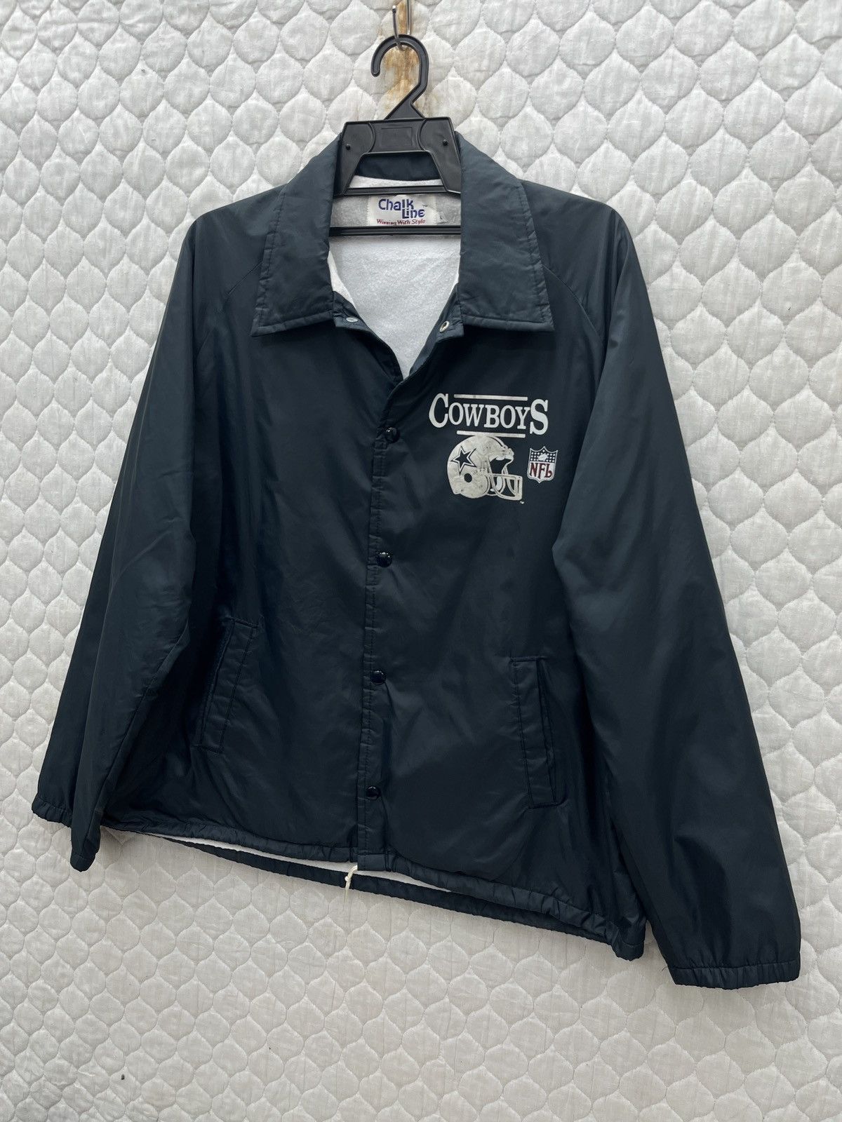 Chalk Line 🔥🔥🔥STEALS VTG CHALK LINE NFL DALLAS COWBOYS LIGHT JACKET Size US L / EU 52-54 / 3 - 5 Thumbnail