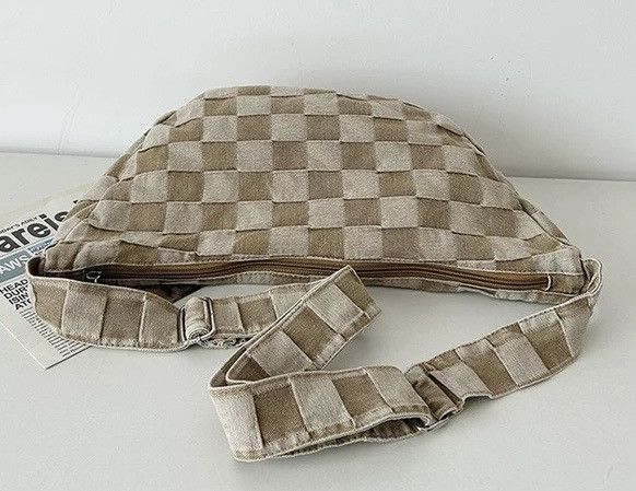 Japanese Brand 2000s aesthetic outdoor checkerboard messenger bag hobo bag Size ONE SIZE - 4 Thumbnail