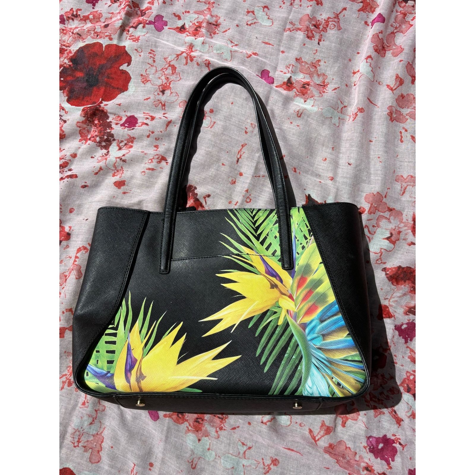 Calvin Klein CALVIN KLEIN MARISA SAFFIANO LEATHER SHOULDER BAG Size ONE SIZE - 1 Thumbnail