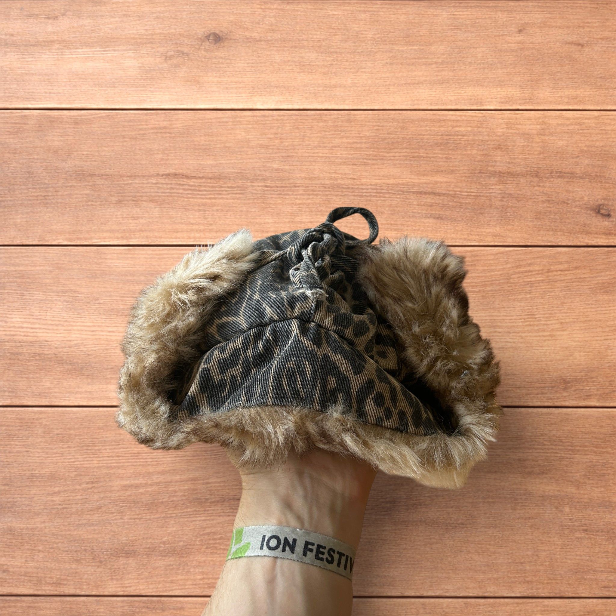 Japanese Brand Vintage style trapper Russian ear flap hat in leopard print. Size ONE SIZE - 8 Thumbnail