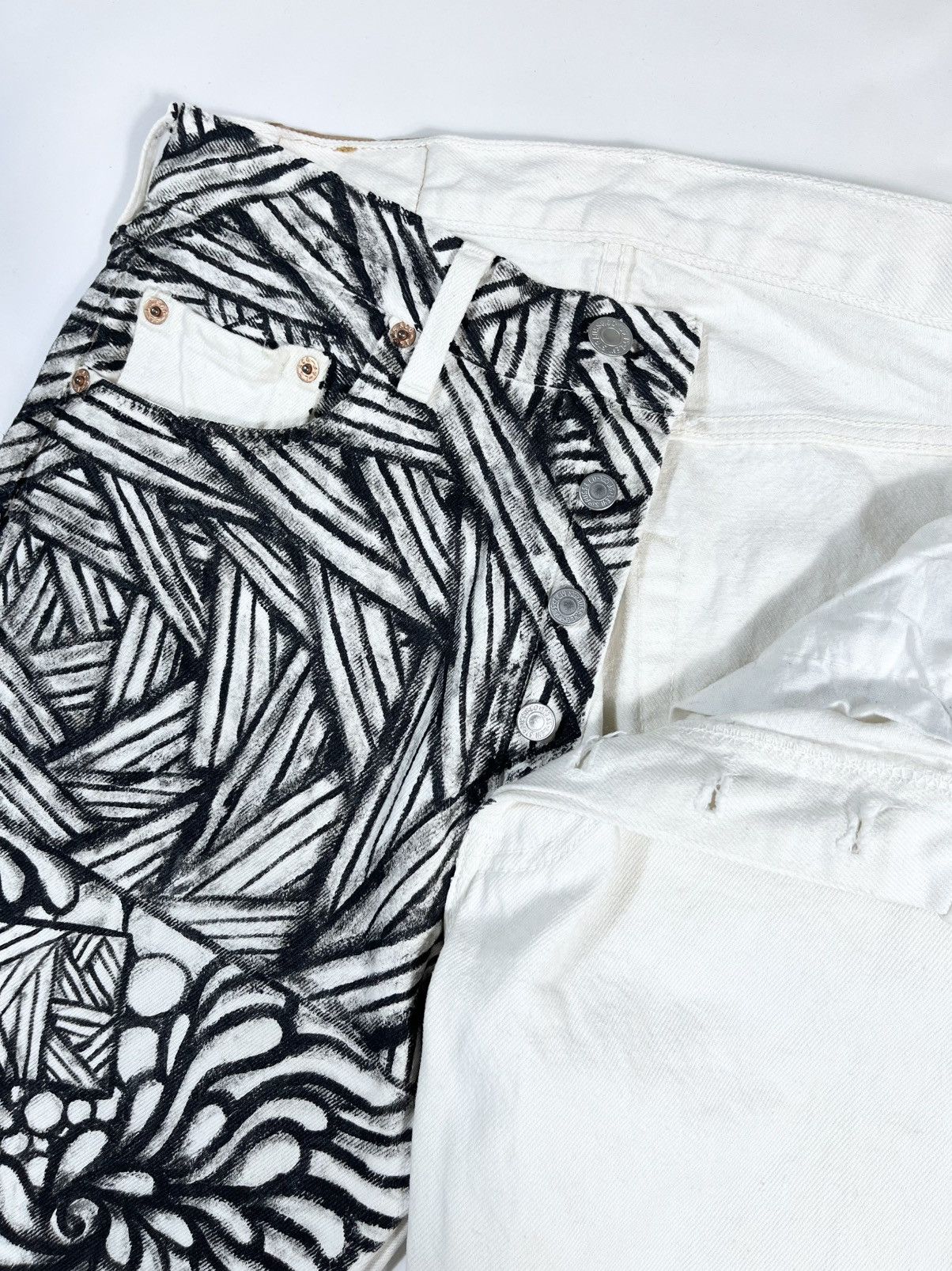 Levi's Vintage Clothing 90's VINTAGE LEVI's 501 DOODLE PAINTER Size US 30 / EU 46 - 5 Thumbnail