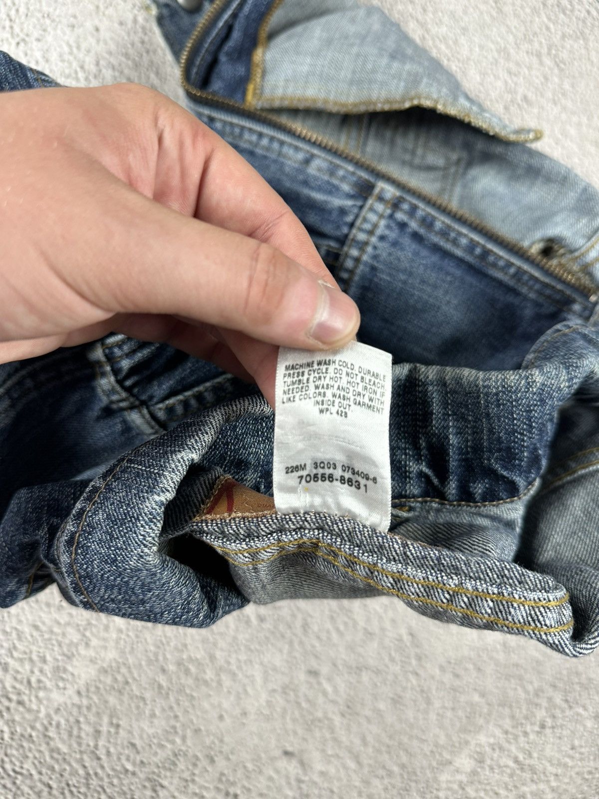 Levi's Vintage Clothing Vintage Levi’s Woman’s Denim Jean 90s Jacket Faded Style Size M / US 6-8 / IT 42-44 - 9 Thumbnail
