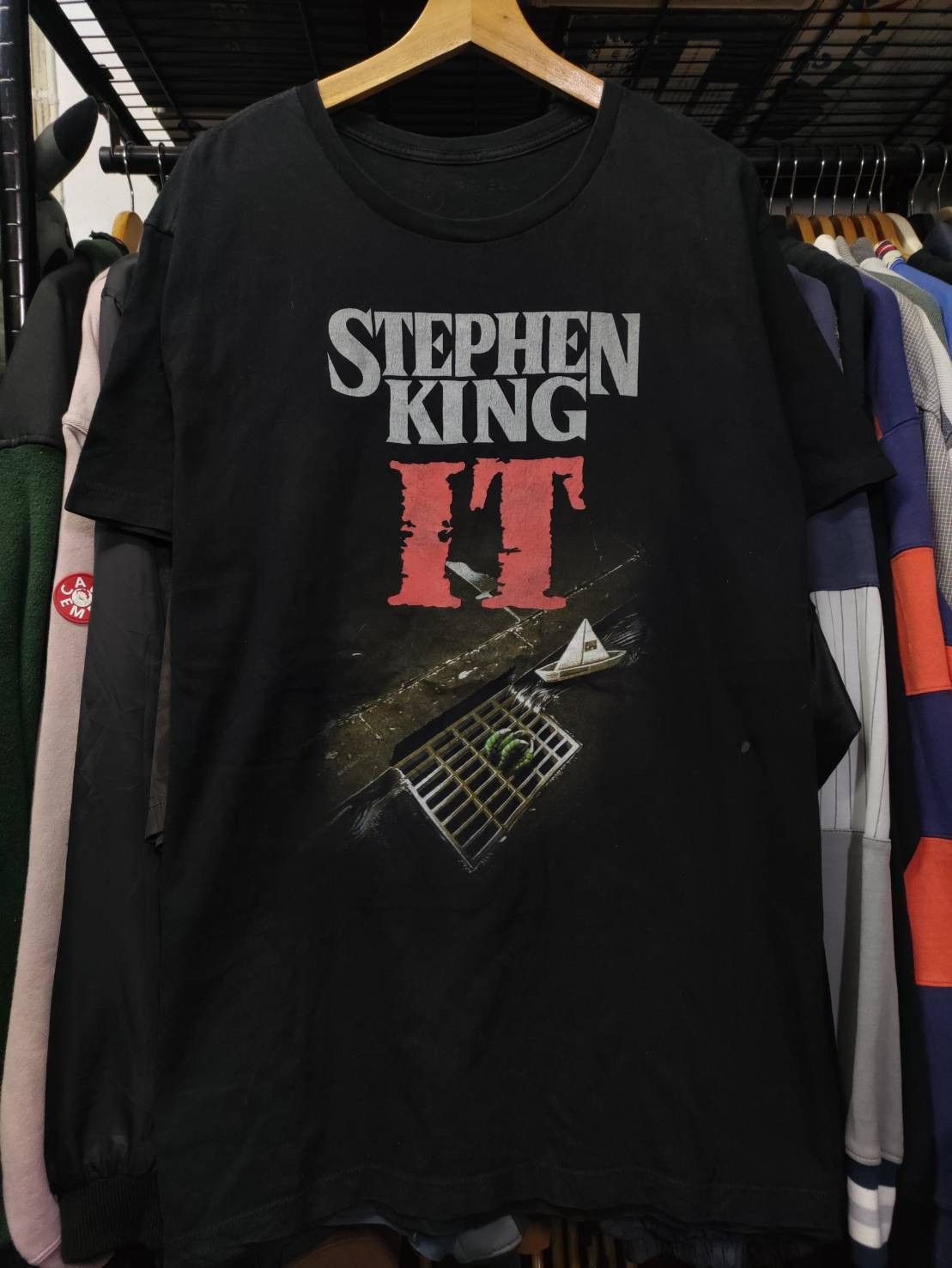 Expert Horror Stephen King " IT " Movie Promo T-Shirt Size US XL / EU 56 / 4 - 2 Thumbnail