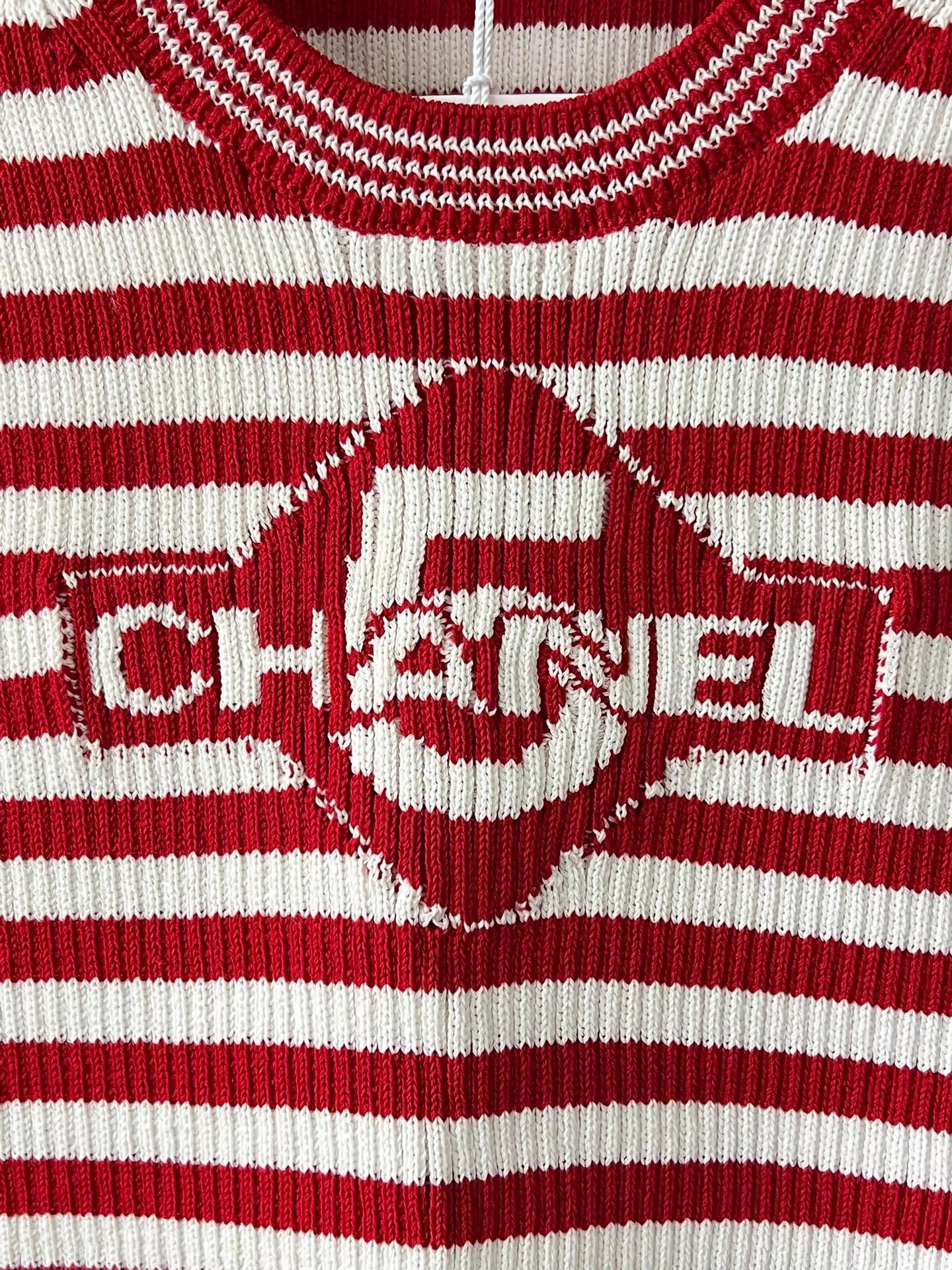 Chanel Chanel Red & White Stripe Knit Vest 36 NWT Size XS / US 0-2 / IT 36-38 - 4 Thumbnail