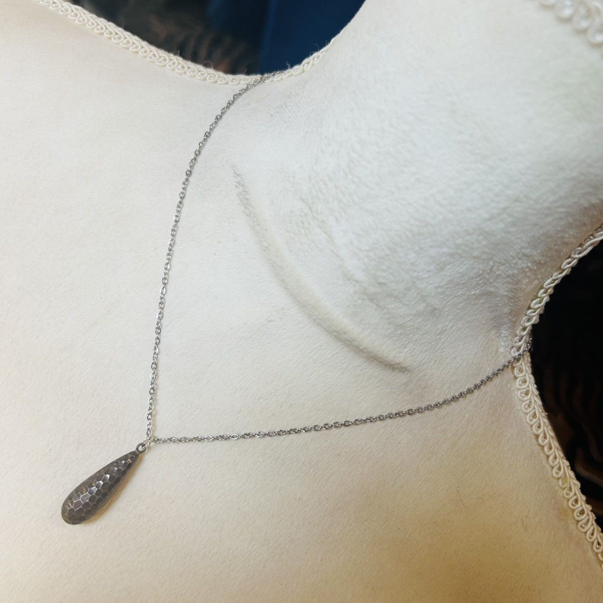 Vintage Handcrafted vintage hammered elongated raindrop necklace Size ONE SIZE - 1 Thumbnail