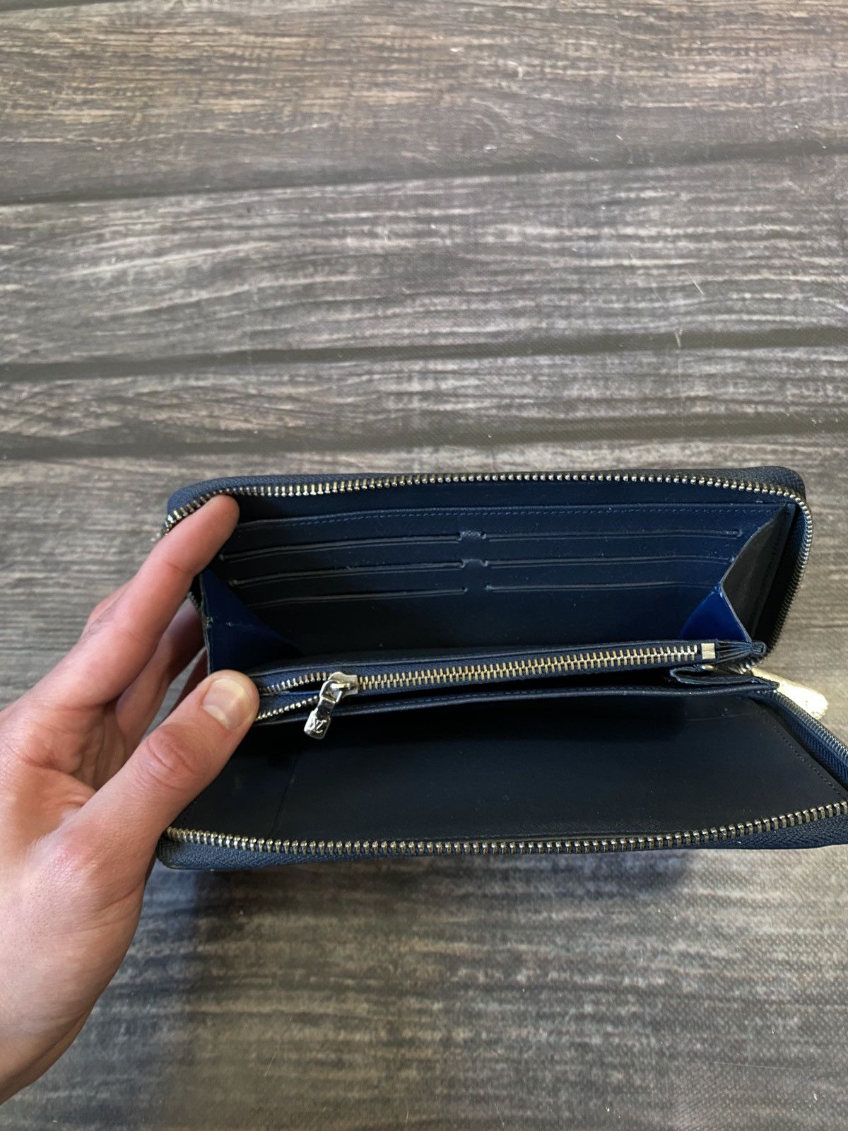Louis Vuitton Louis Vuitton Leather Men’s Clutch Wallet Size ONE SIZE - 4 Thumbnail