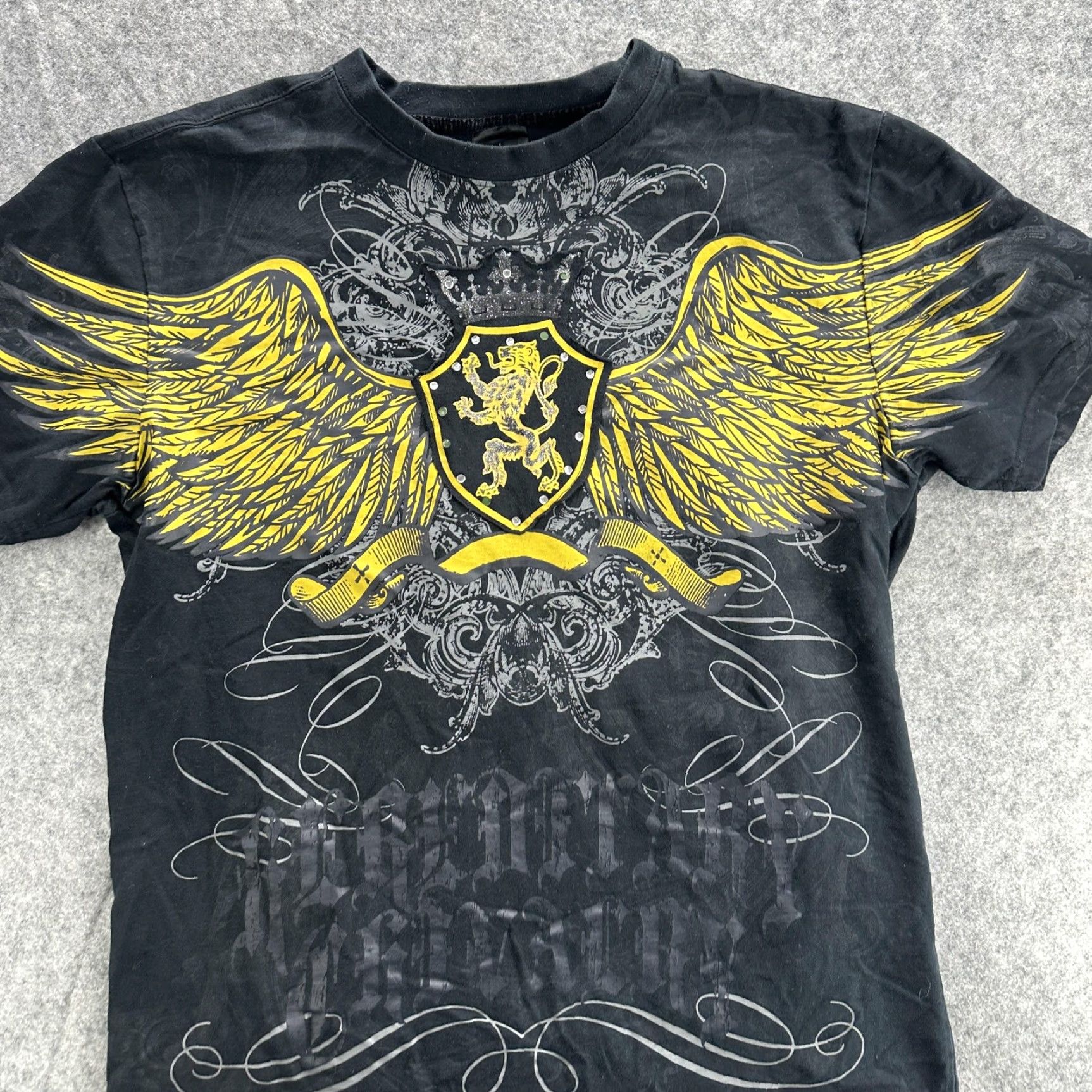 Vintage VINTAGE Hereditary Chivalry Shirt Mens L Black Yellow Lion Crest Graphic Tee Wings Adult Large Black Size US L / EU 52-54 / 3 - 2 Thumbnail