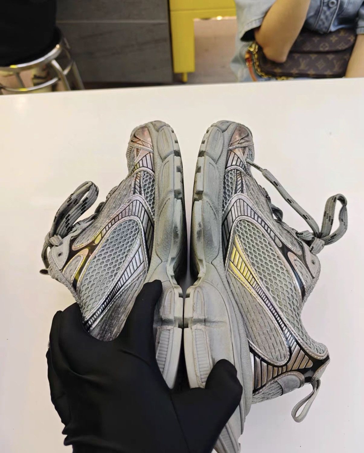 Balenciaga Balenciaga 3XL Vintage Silver Sneakers J42 Size US 8 / EU 41 - 5 Thumbnail
