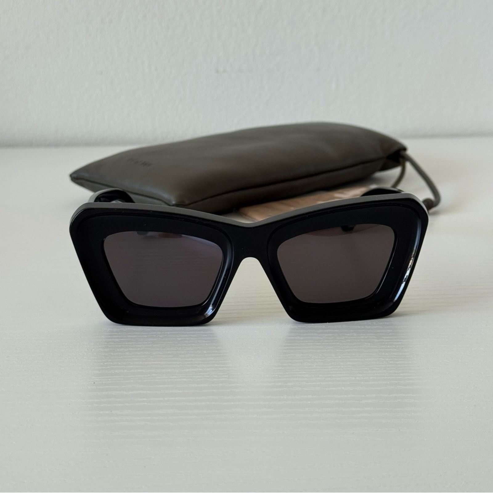 Loewe New! Loewe LW40145I 01A Black Sunglasses, Authentic Size ONE SIZE - 9 Thumbnail
