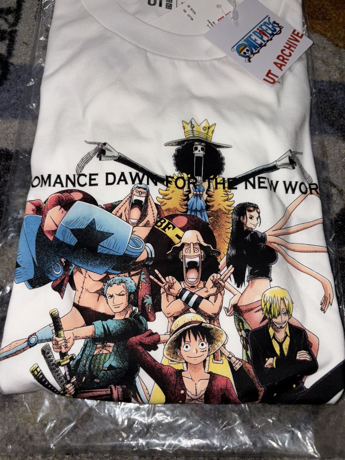 Uniqlo Uniqlo One Piece Family Tee Size US S / EU 44-46 / 1 - 2 Thumbnail