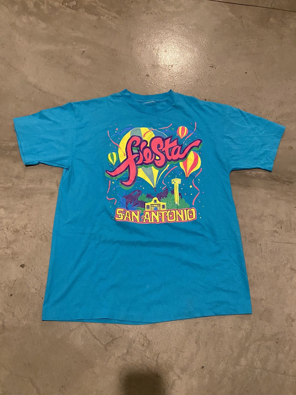 Gildan × Vintage 90s’ San Antonio “Fiesta” Tee Size US XL / EU 56 / 4 - 1 Thumbnail