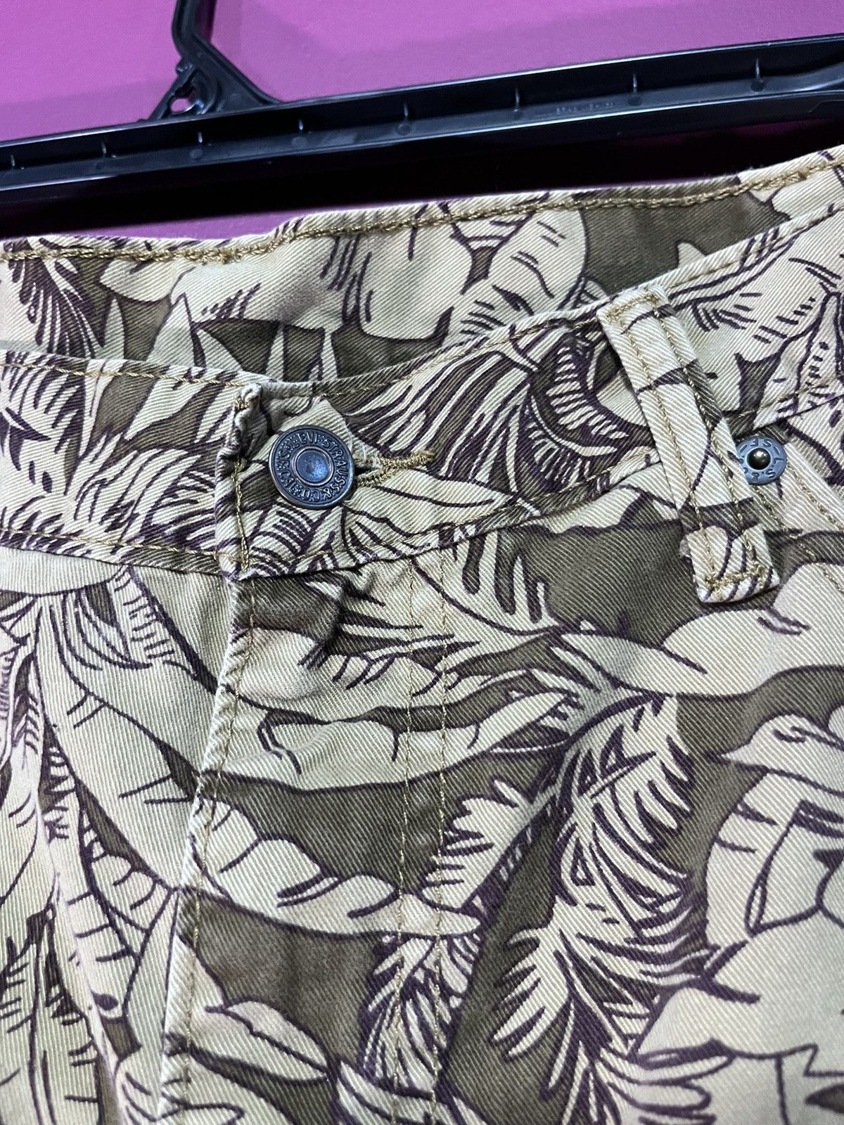 Levi's × Vintage Levi’s floral shorts Size US 38 / EU 54 - 2 Thumbnail