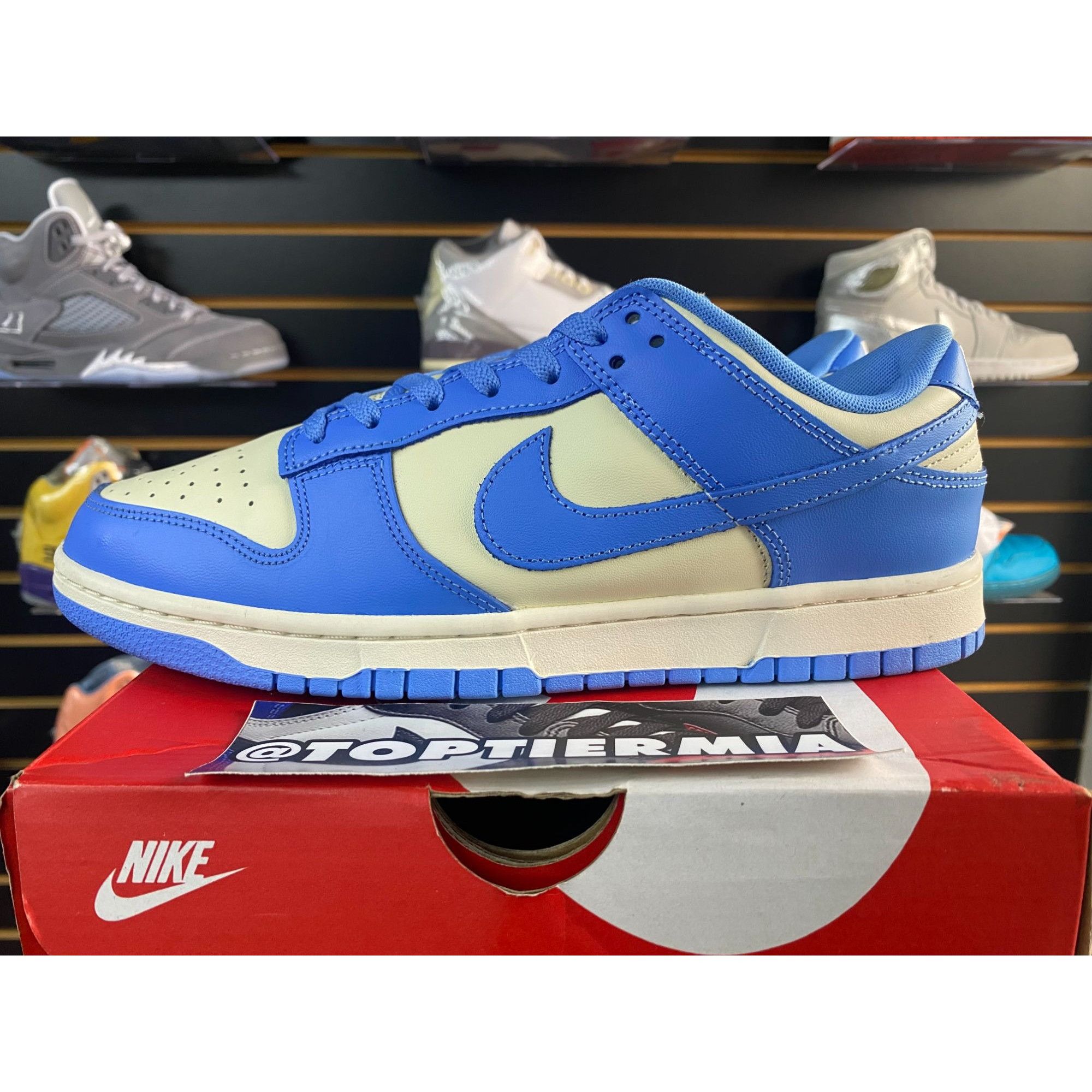 Nike NIKE DUNK LOW UNIVERSITY BLUE 2024 SZ 10 Size US 10 / EU 43 - 5 Thumbnail