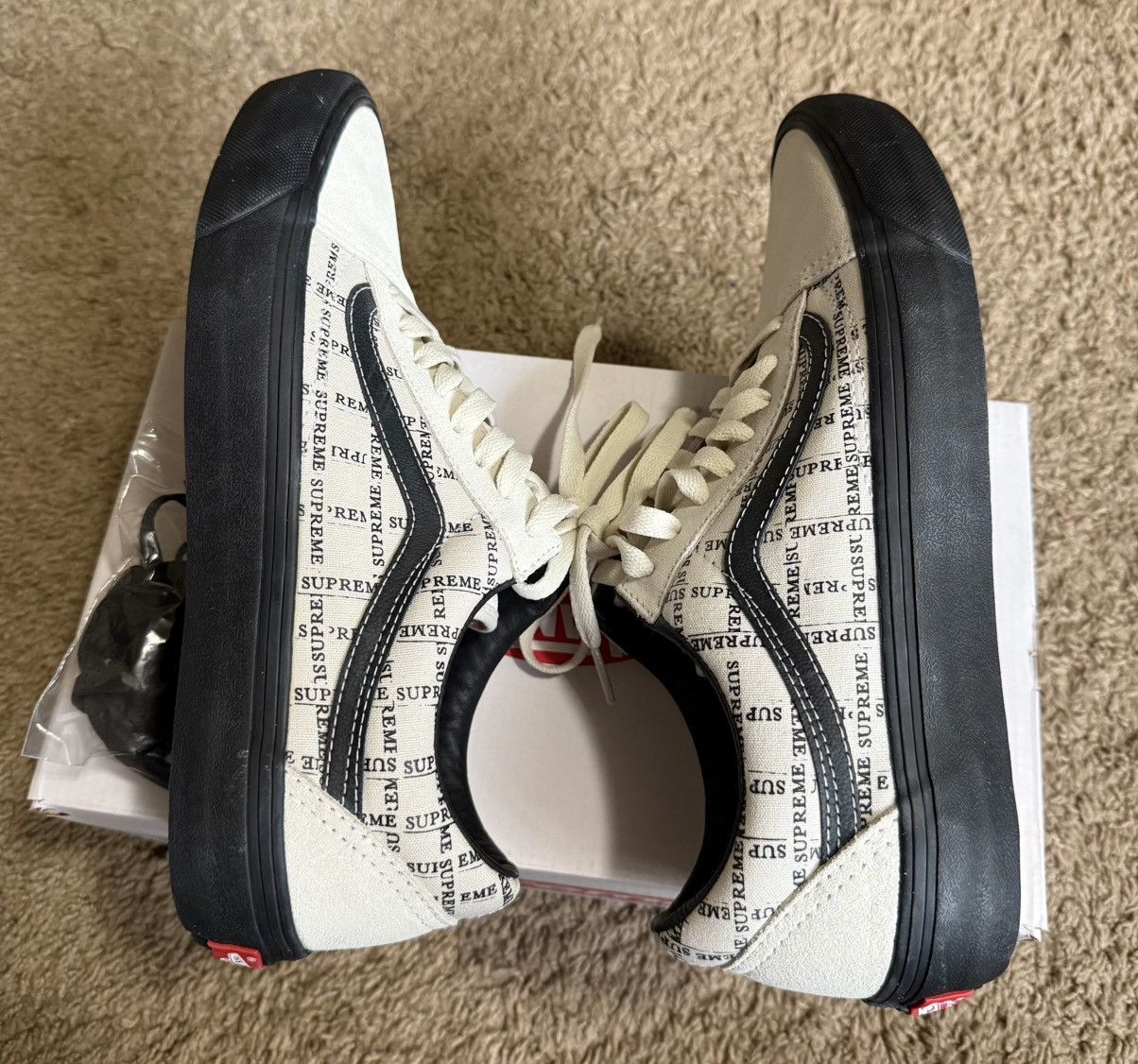 Supreme × Vans Supreme X Vans “Grid” White Gum bottom Size US 10 / EU 43 - 4 Thumbnail