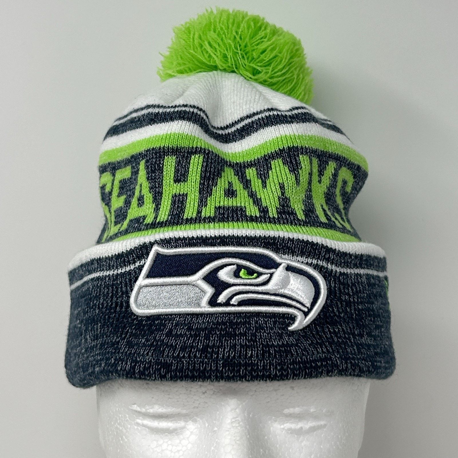 New Era Seattle Seahawks Cuffed Pom Pom Beanie Toque Winter Hat NFL Size ONE SIZE - 4 Thumbnail