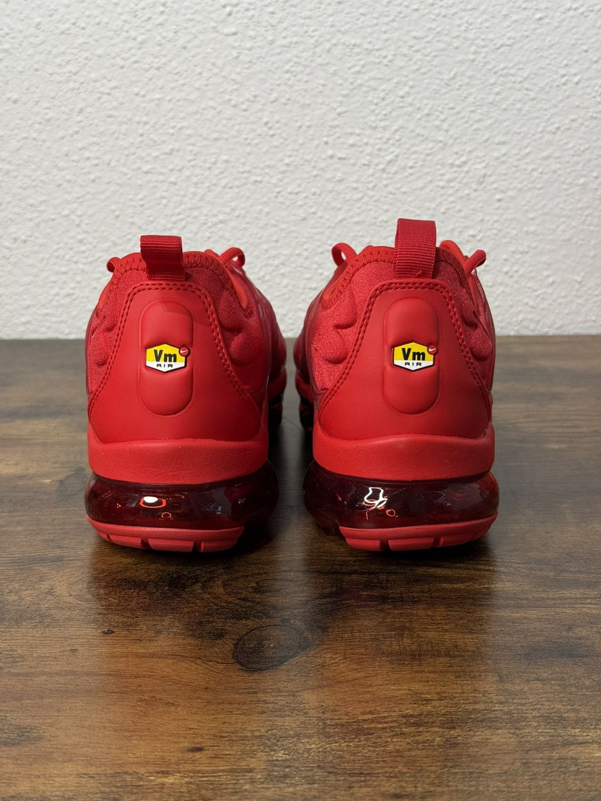 Nike Nike Air Vapormax Plus Triple Red size 9 Size US 9 / EU 42 - 4 Thumbnail