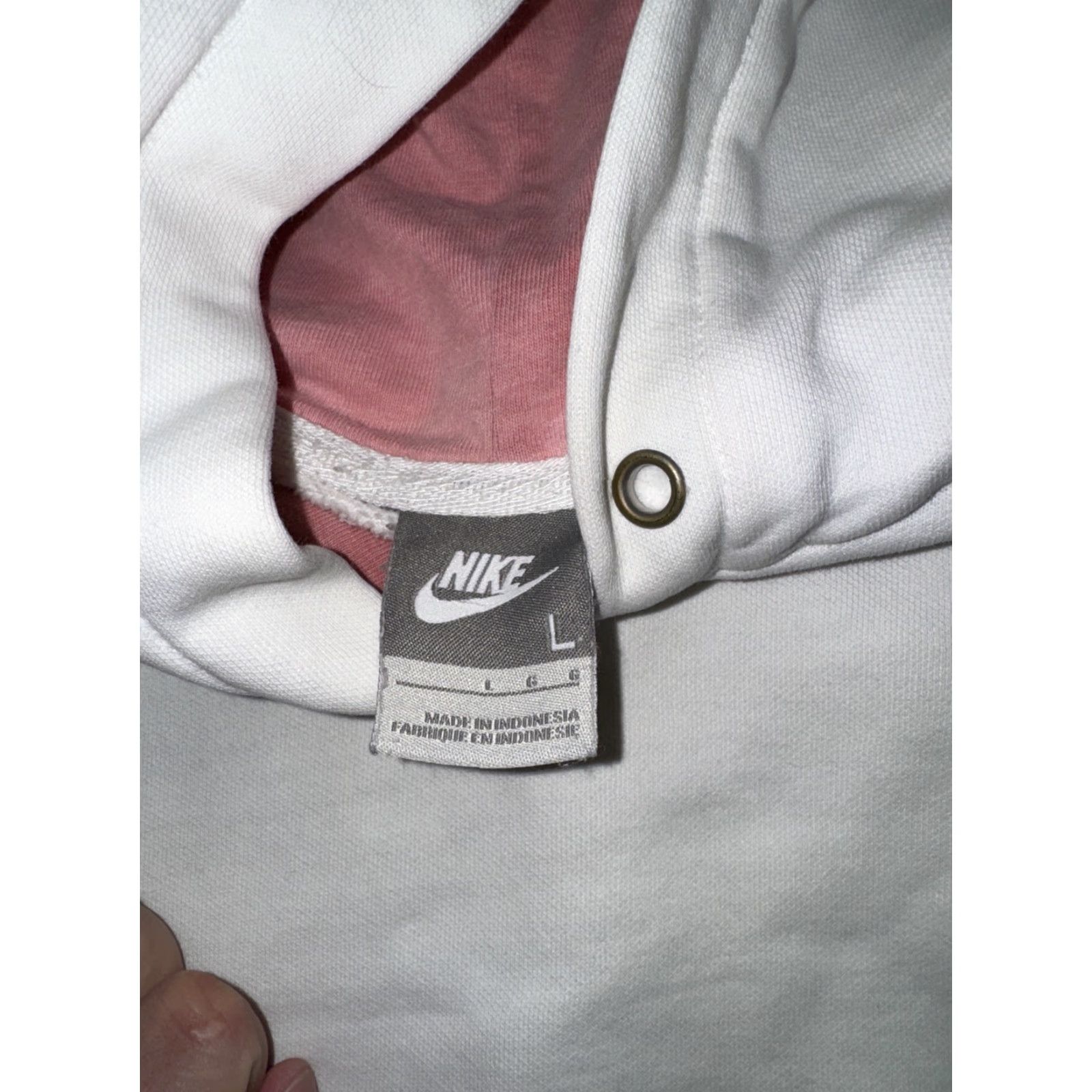 Nike VINTAGE Nike Hoodie Men Large White Silver Character 23x26 Pullover Regular Gear Metal Theme Size US L / EU 52-54 / 3 - 5 Thumbnail