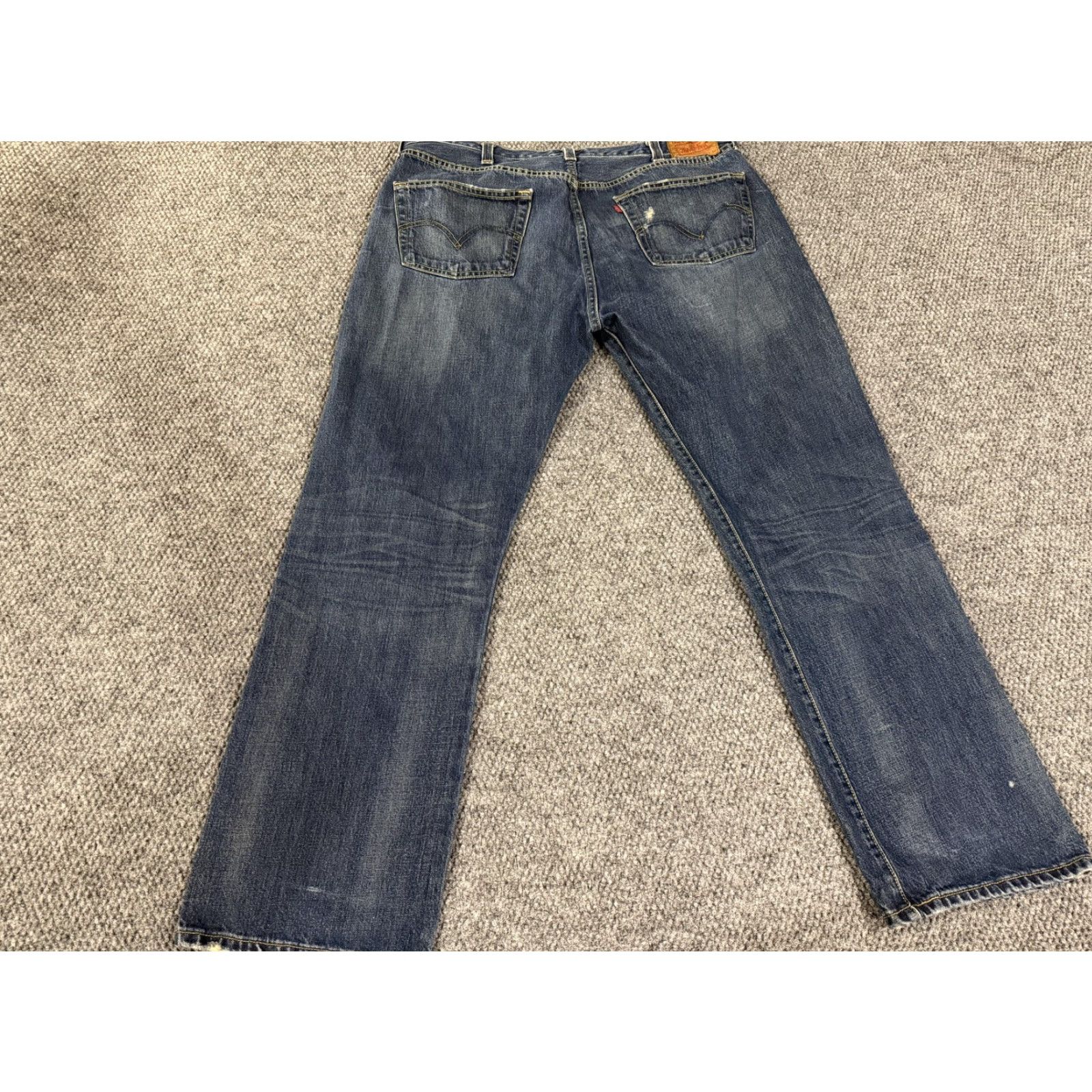 Levi's VINTAGE Levis 501 Jeans Mens 40x32 Blue Button Fly Straight Leg Denim Distressed Size US 40 / EU 56 - 6 Thumbnail