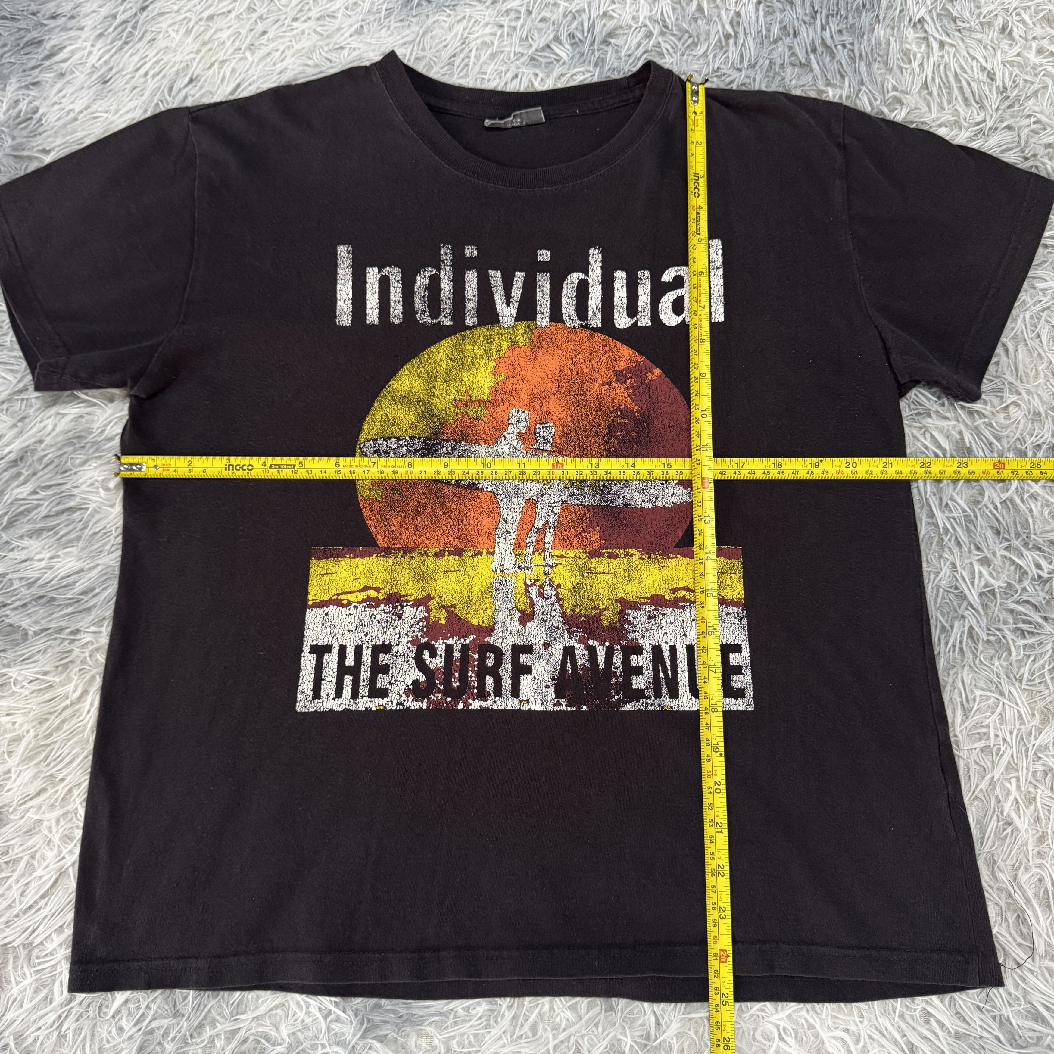 Vintage Vintage Surfing "Individual THE SURF AVENUE" Sunfaded Tshirt Size US L / EU 52-54 / 3 - 6 Thumbnail