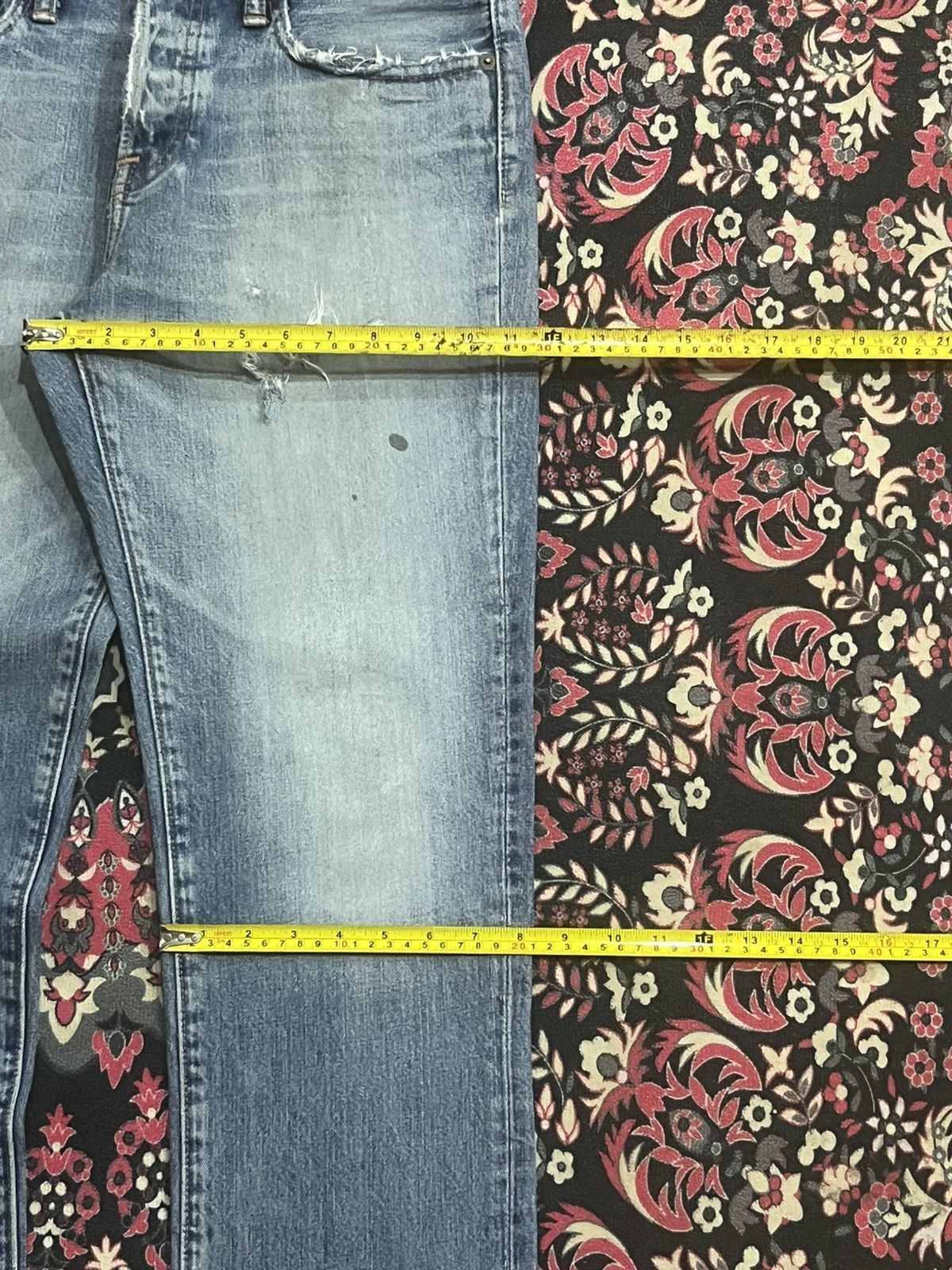 Abercrombie & Fitch Abercrombie & Fitch Light Blue Distressed Slim Straight Jean Size US 31 - 16 Thumbnail