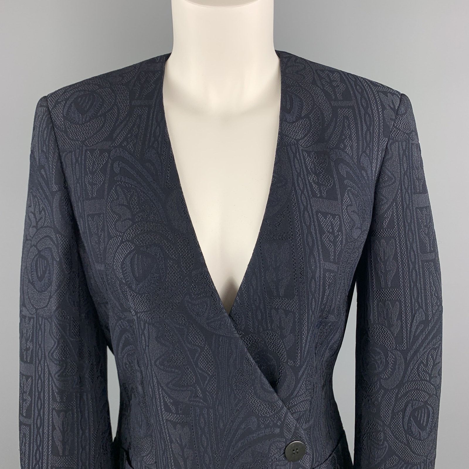 Giorgio Armani GIORGIO ARMANI Size 0 Navy Jacquard V Neck Jacket Size XS / US 0-2 / IT 36-38 - 2 Thumbnail