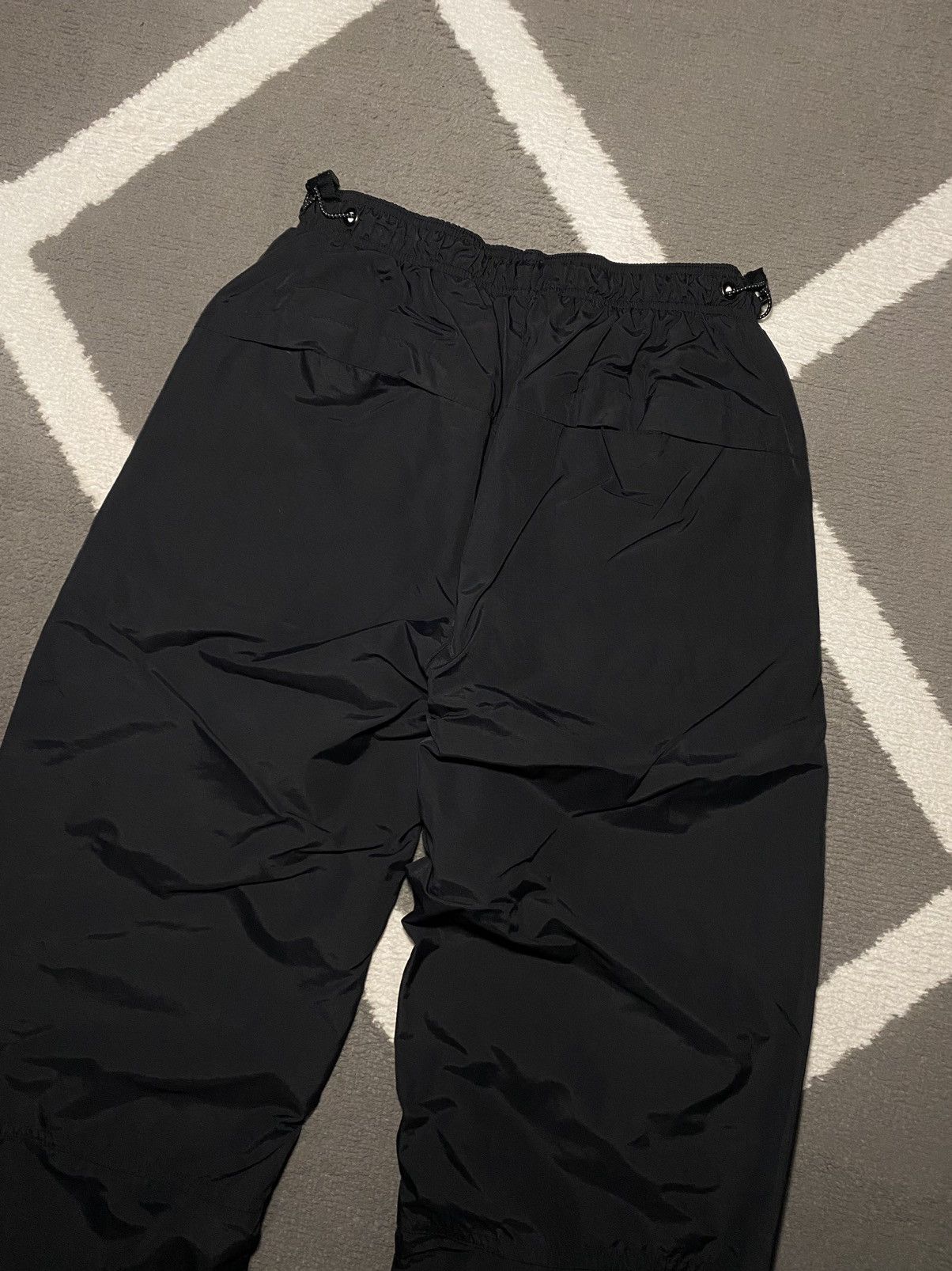 Nike Vintage 00’s Nike Air Max 95 Nylon Track Pants Size US 30 / EU 46 - 11 Thumbnail