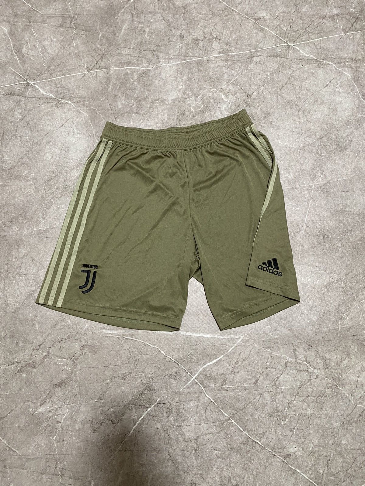 Adidas Adidas Juventus FC 18/19 Home Soccer Football Shorts Y2K Size US 32 / EU 48 - 1 Thumbnail