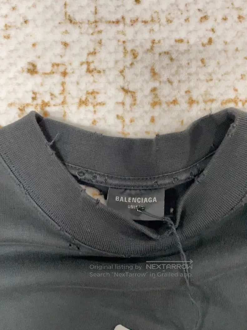 Balenciaga Balenciaga Distressed Hole Short-Sleeve T-Shirt Size US S / EU 44-46 / 1 - 3 Thumbnail